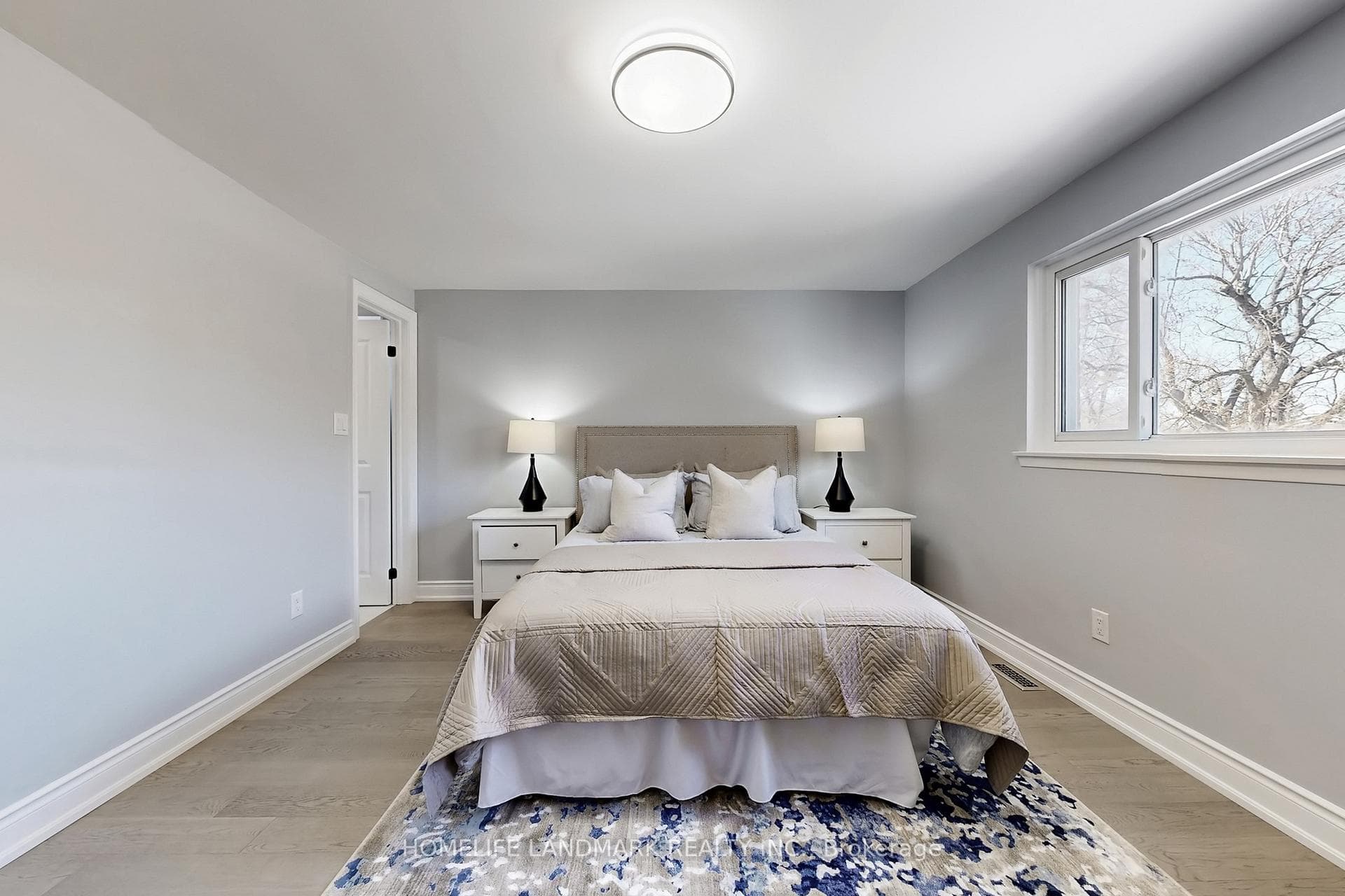 38 Pebblehill Square photo 19