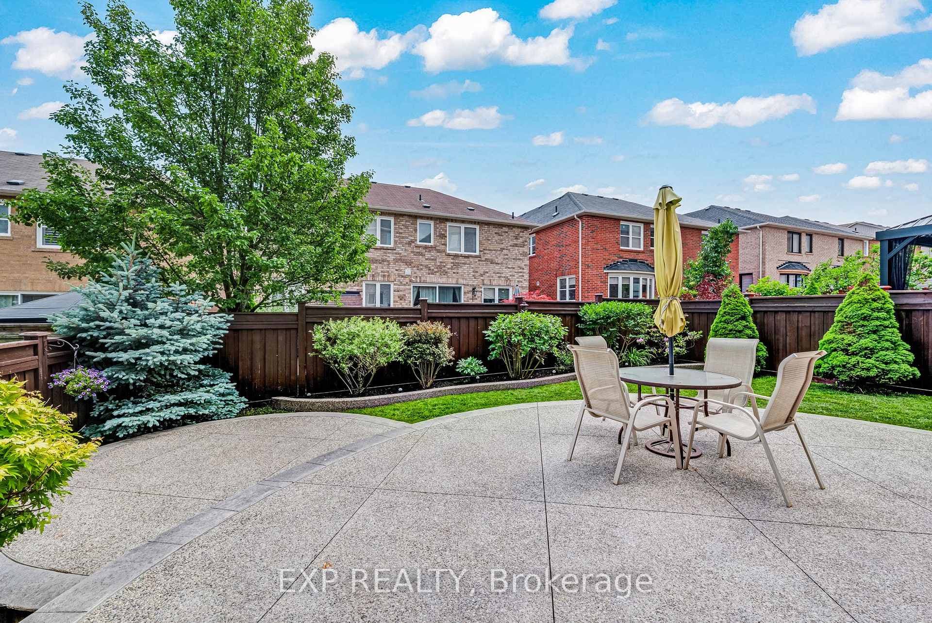 320 Dowson Loop photo 45