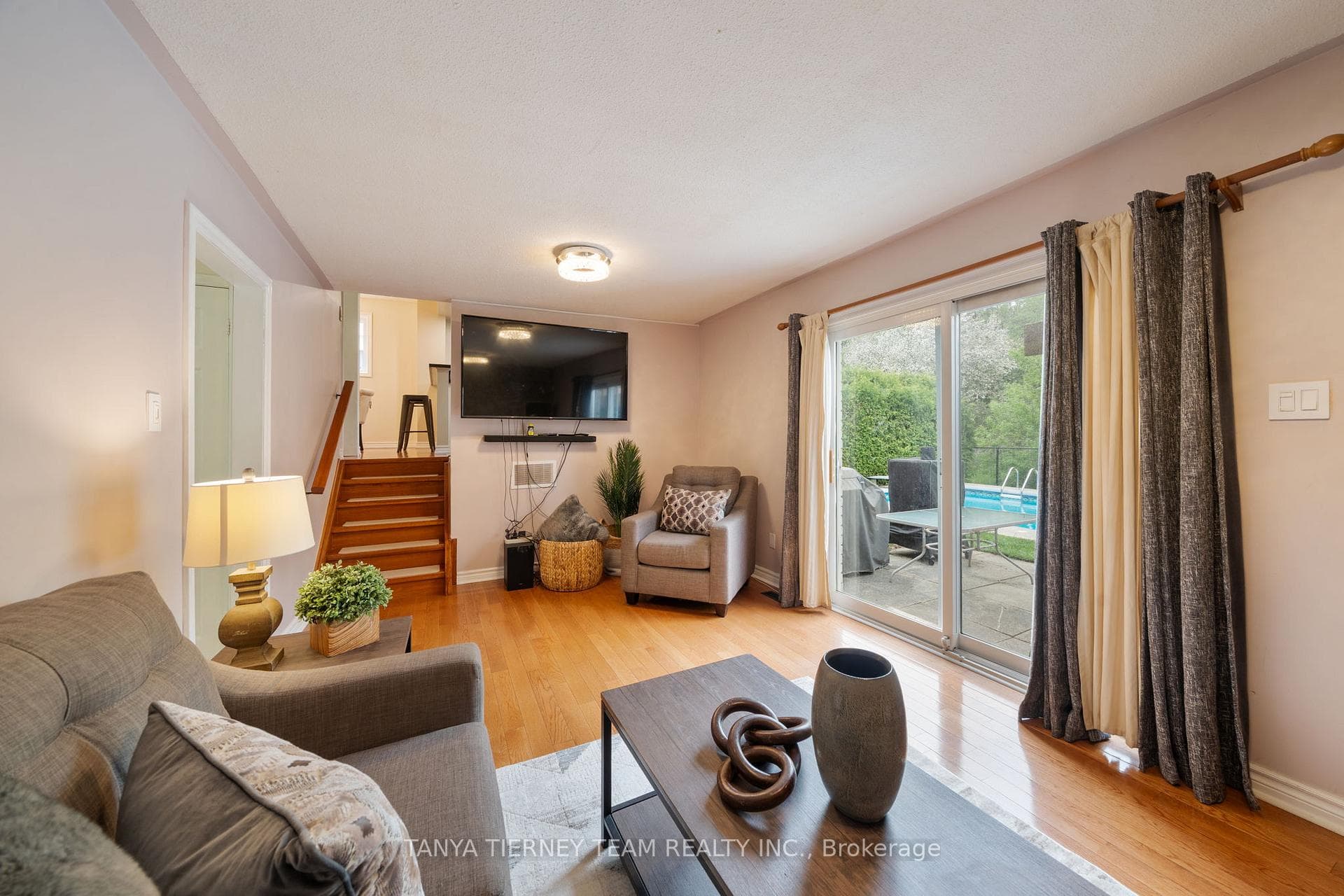 728 Bermuda Avenue photo 16