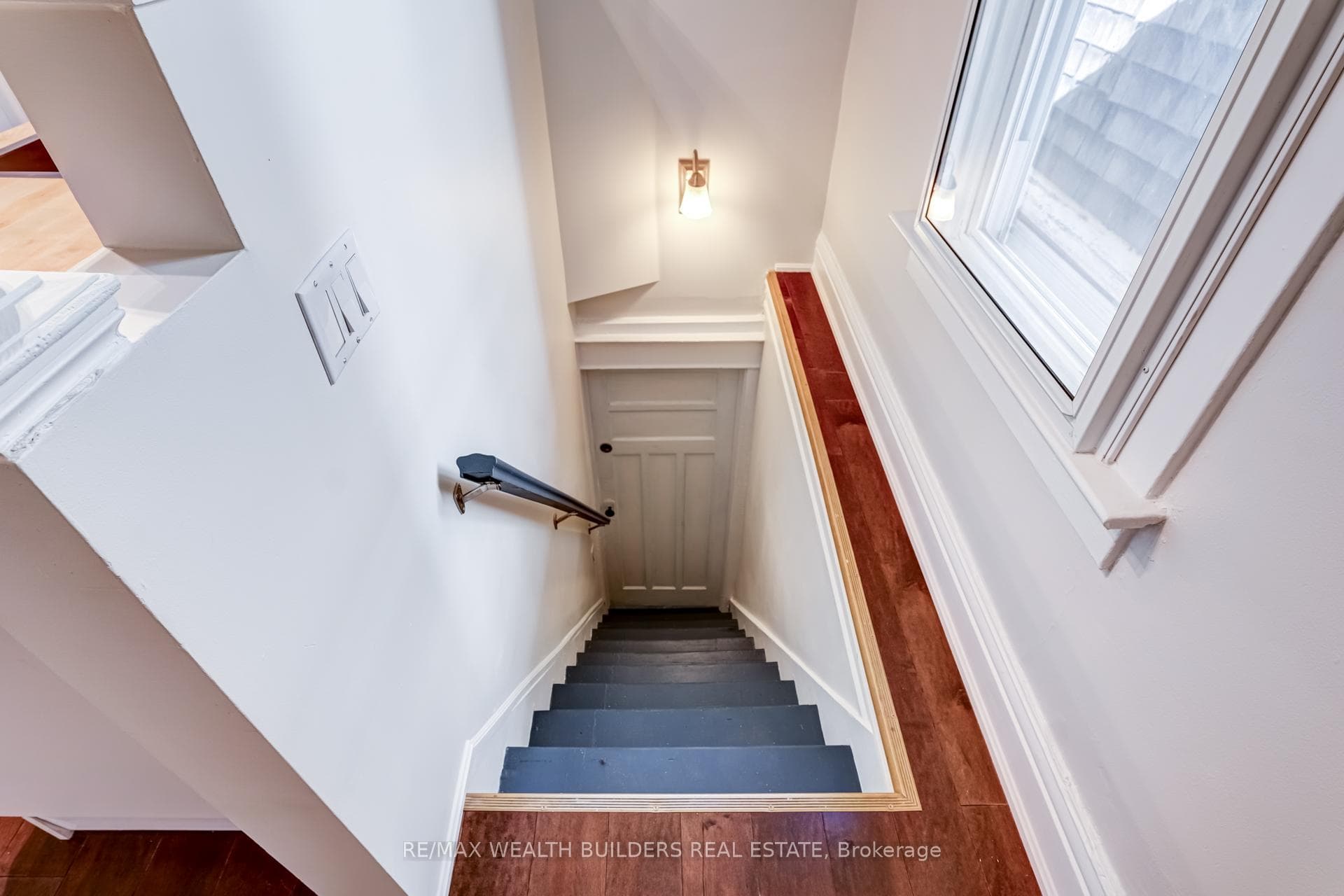 163 Parkside Drive Unit A photo 17