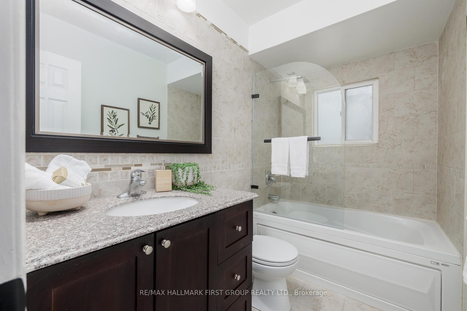 1177 Pebblestone Crescent photo 18