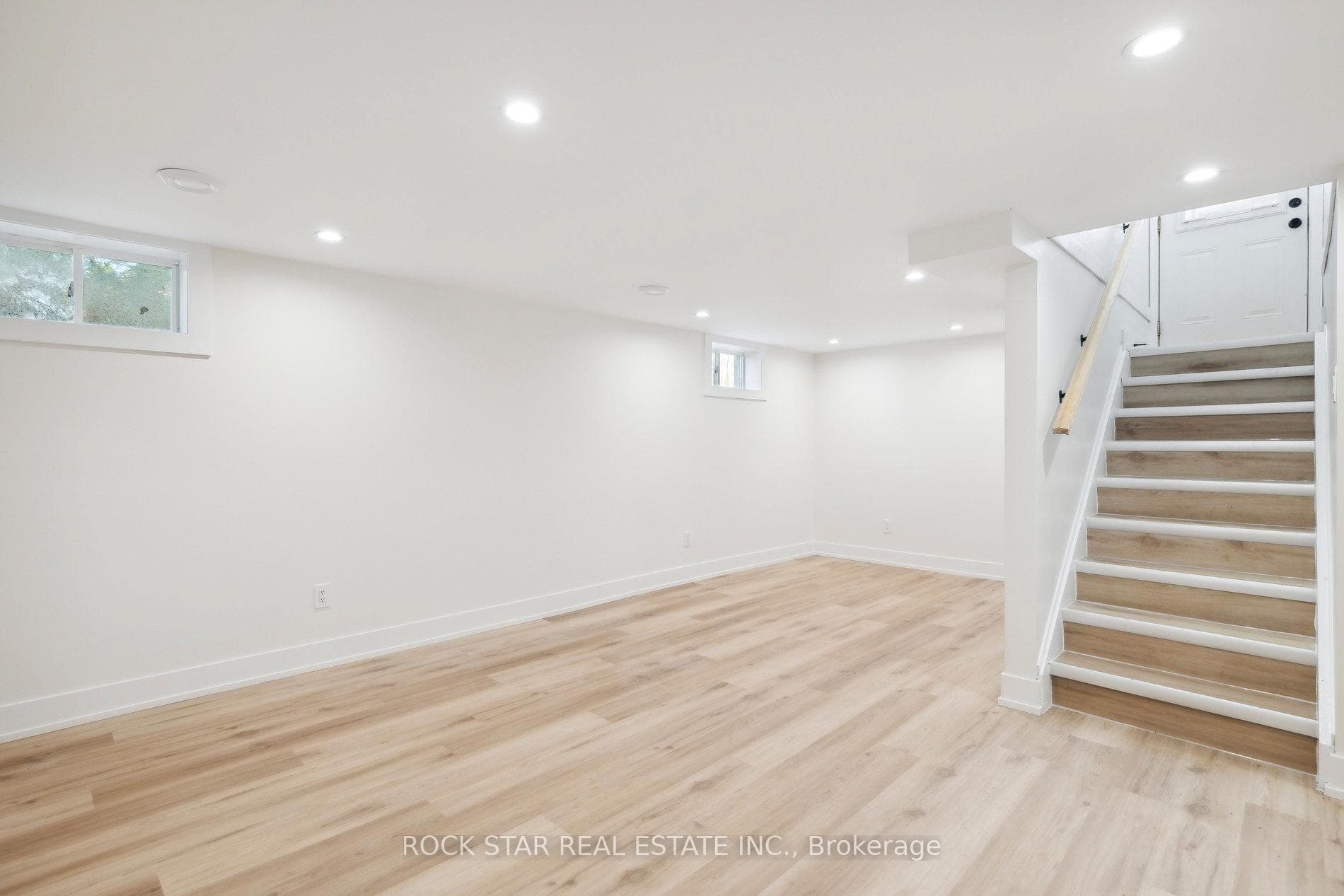 87 Leaside Drive Unit Lower photo 3