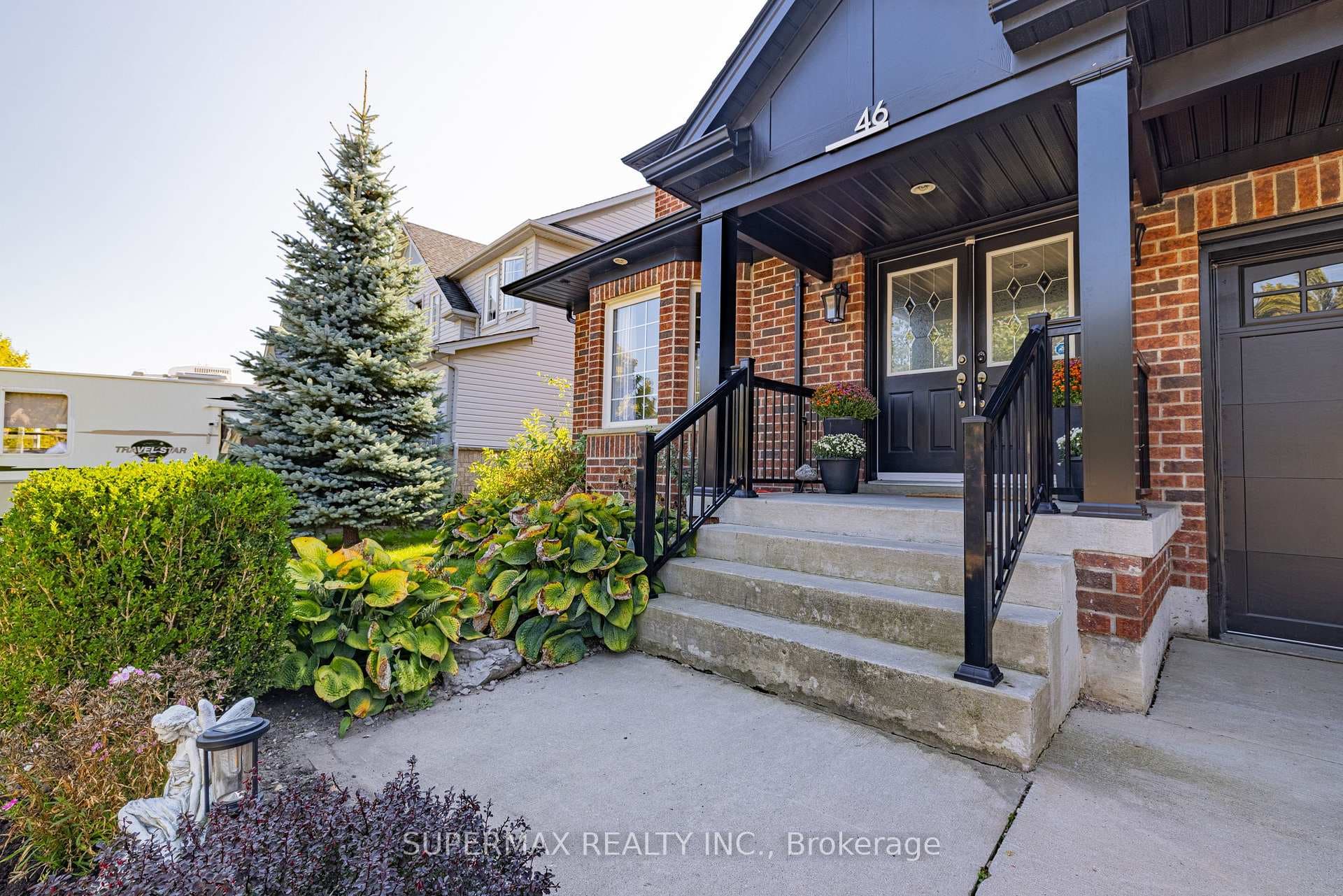 46 SHAW VALLEY Drive photo 3