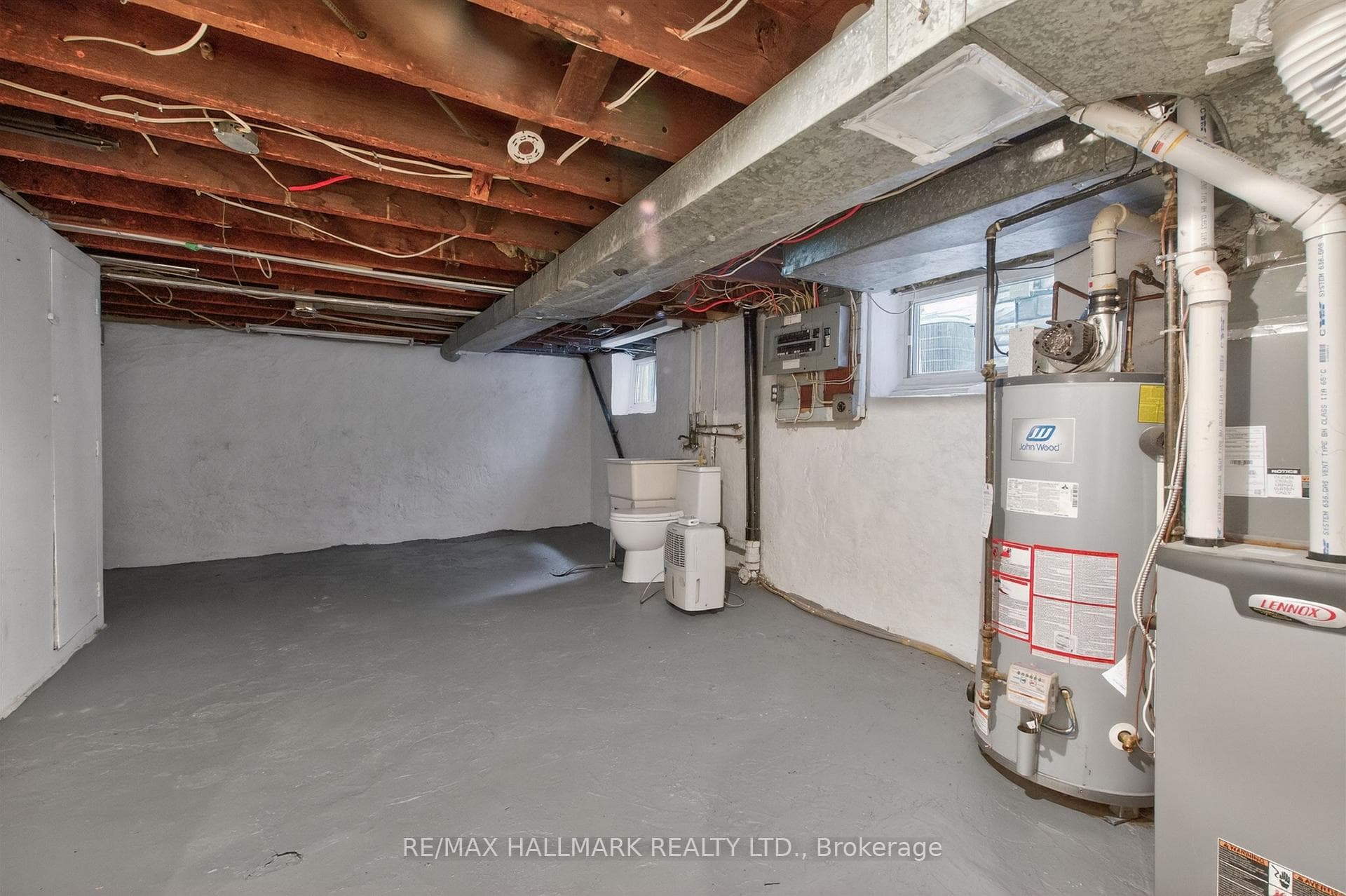 687 Durie Street photo 30