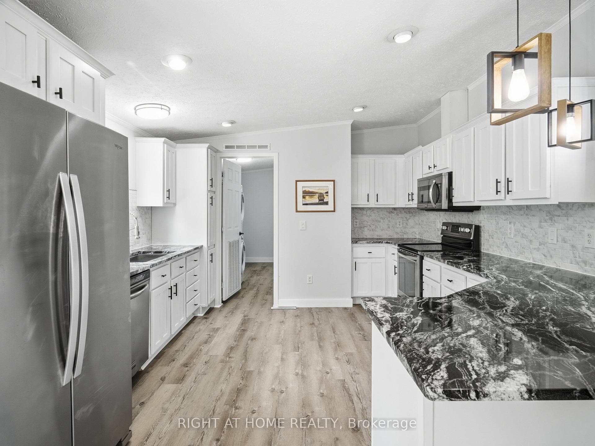 8168 Laidlaw Avenue photo 11