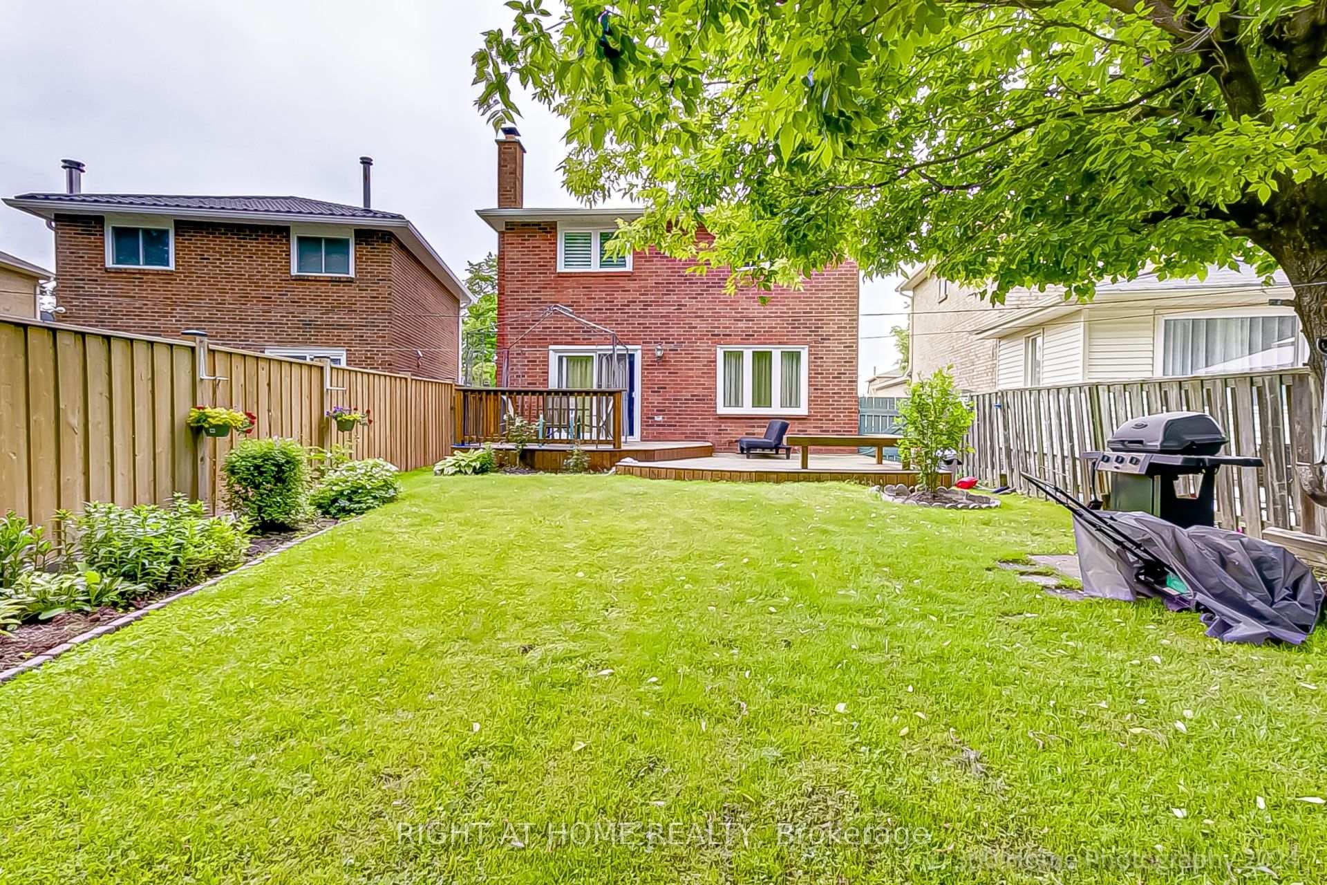 685 Foxwood Trail photo 5