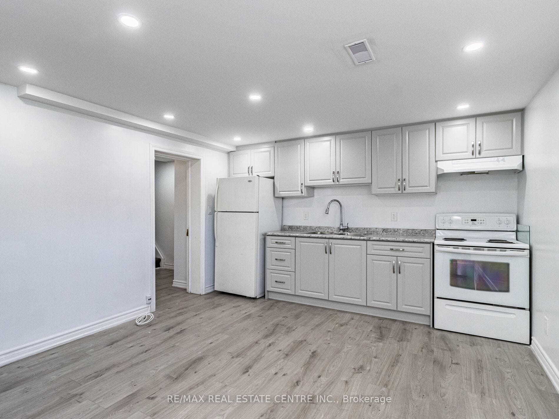 127 Cabot Street photo 4