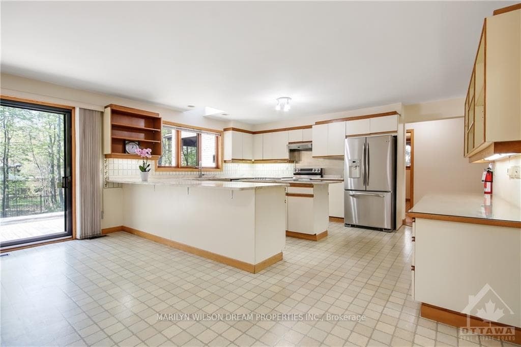 65 MACNABB Place photo 11
