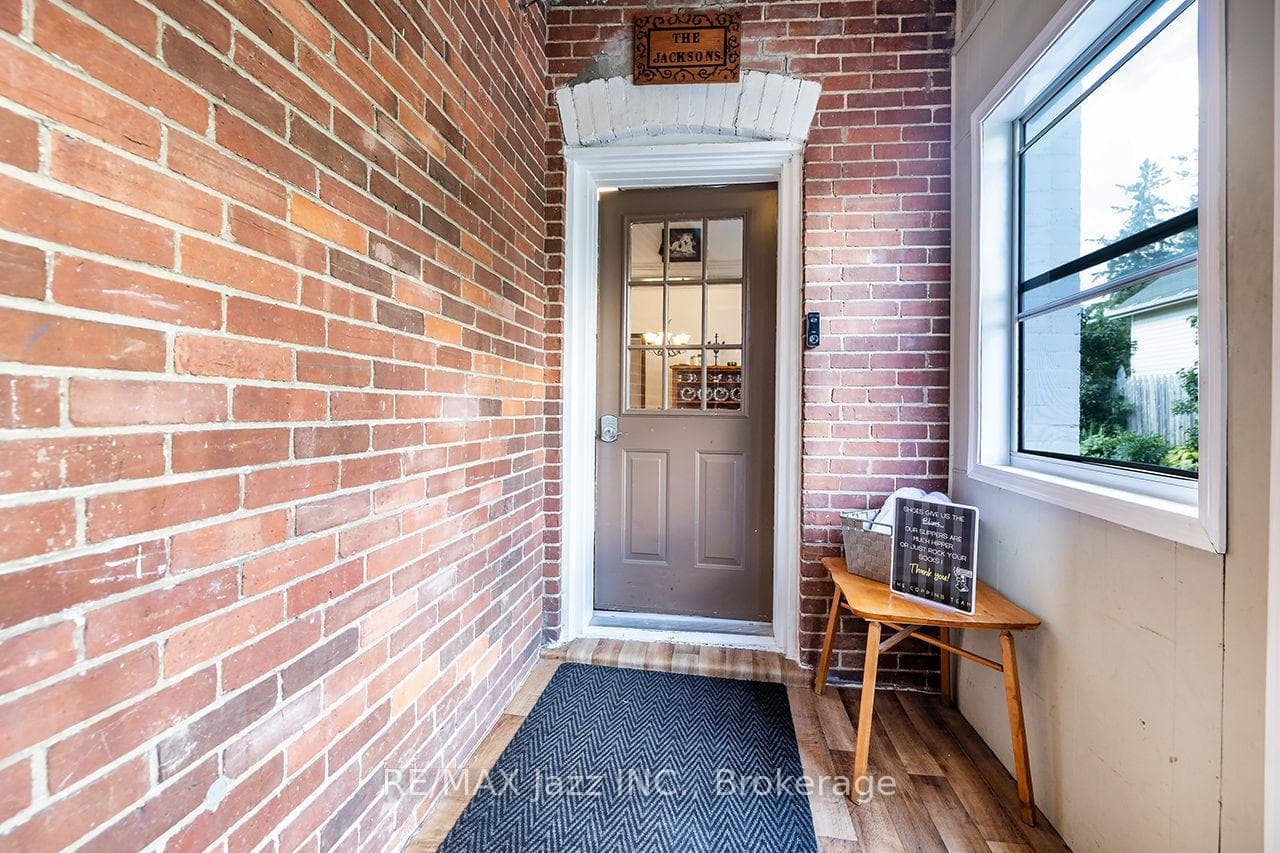132 King Street photo 5