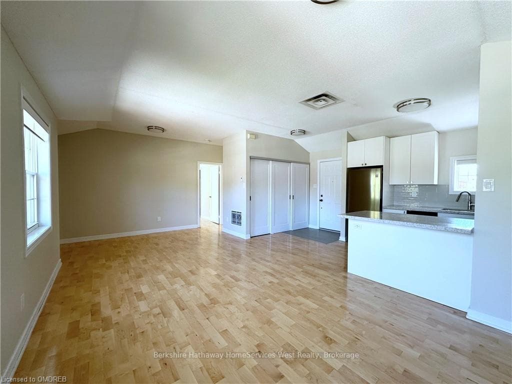 7 AIRDRIE Road Unit CH1 photo 2
