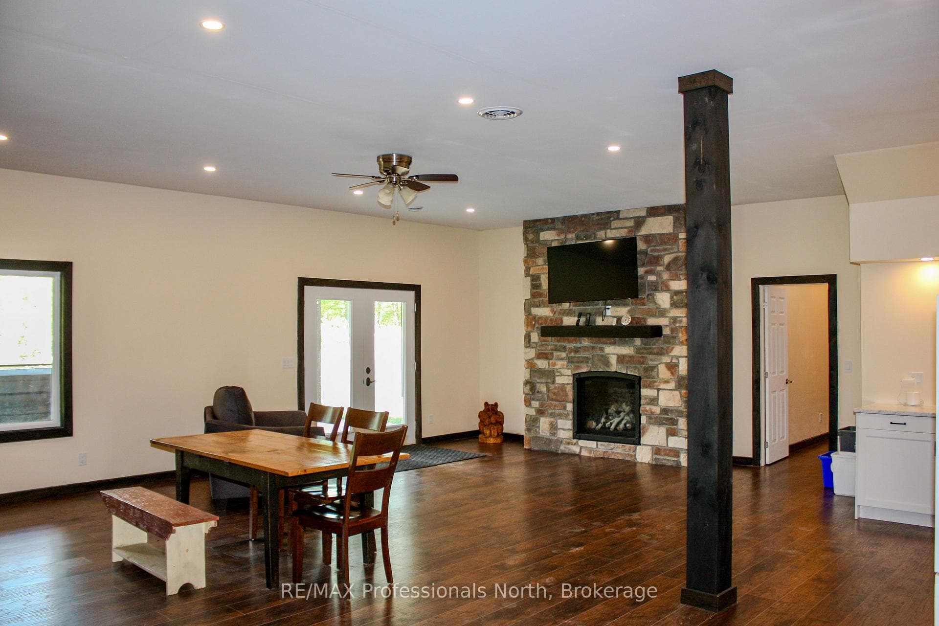 511 Brethour Road photo 22