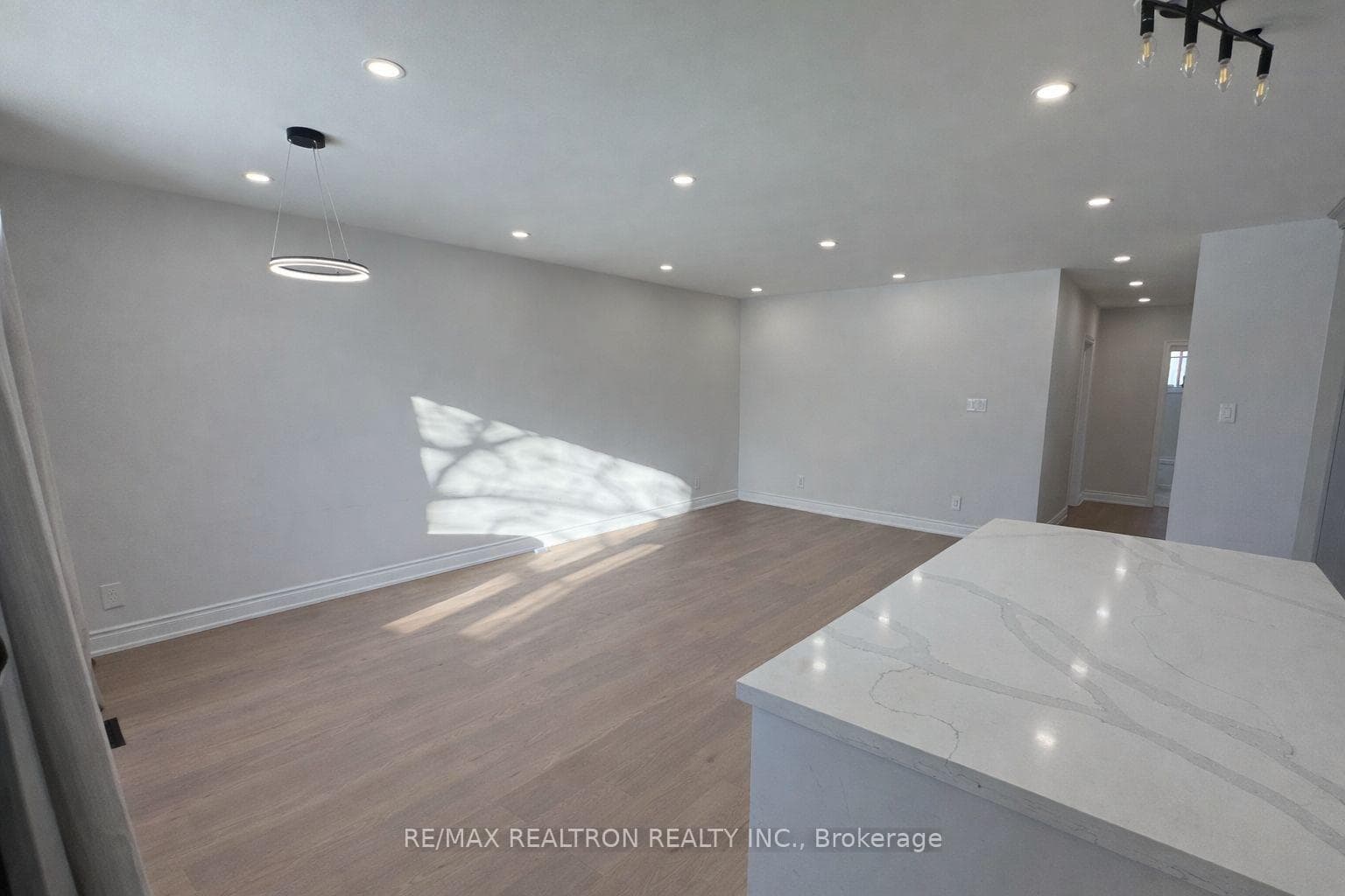 257 Axminster Drive Unit Main Floor photo 2
