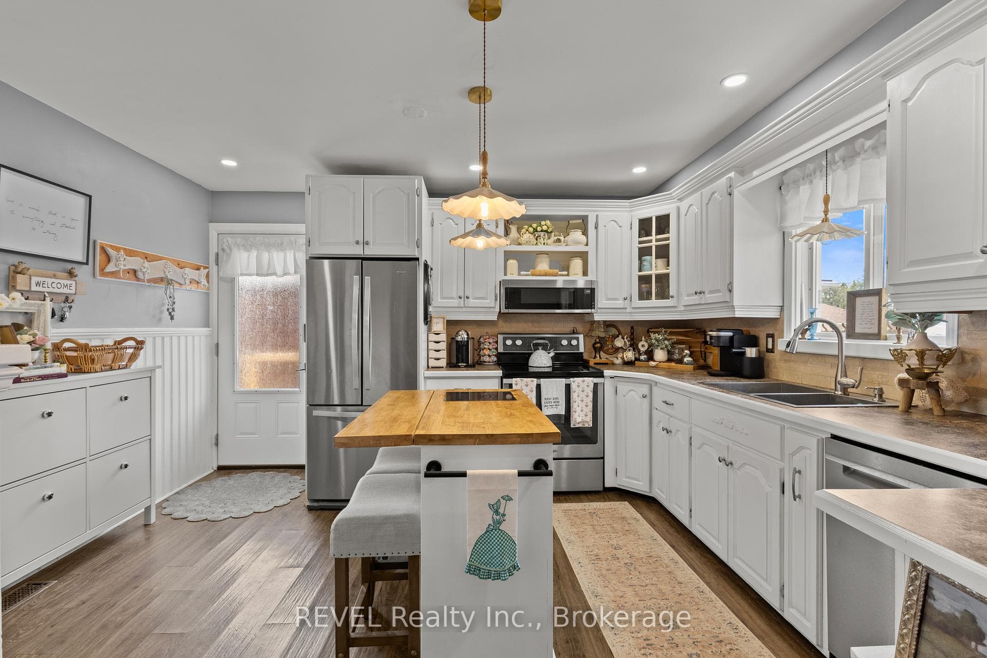 41 Rose Avenue photo 7