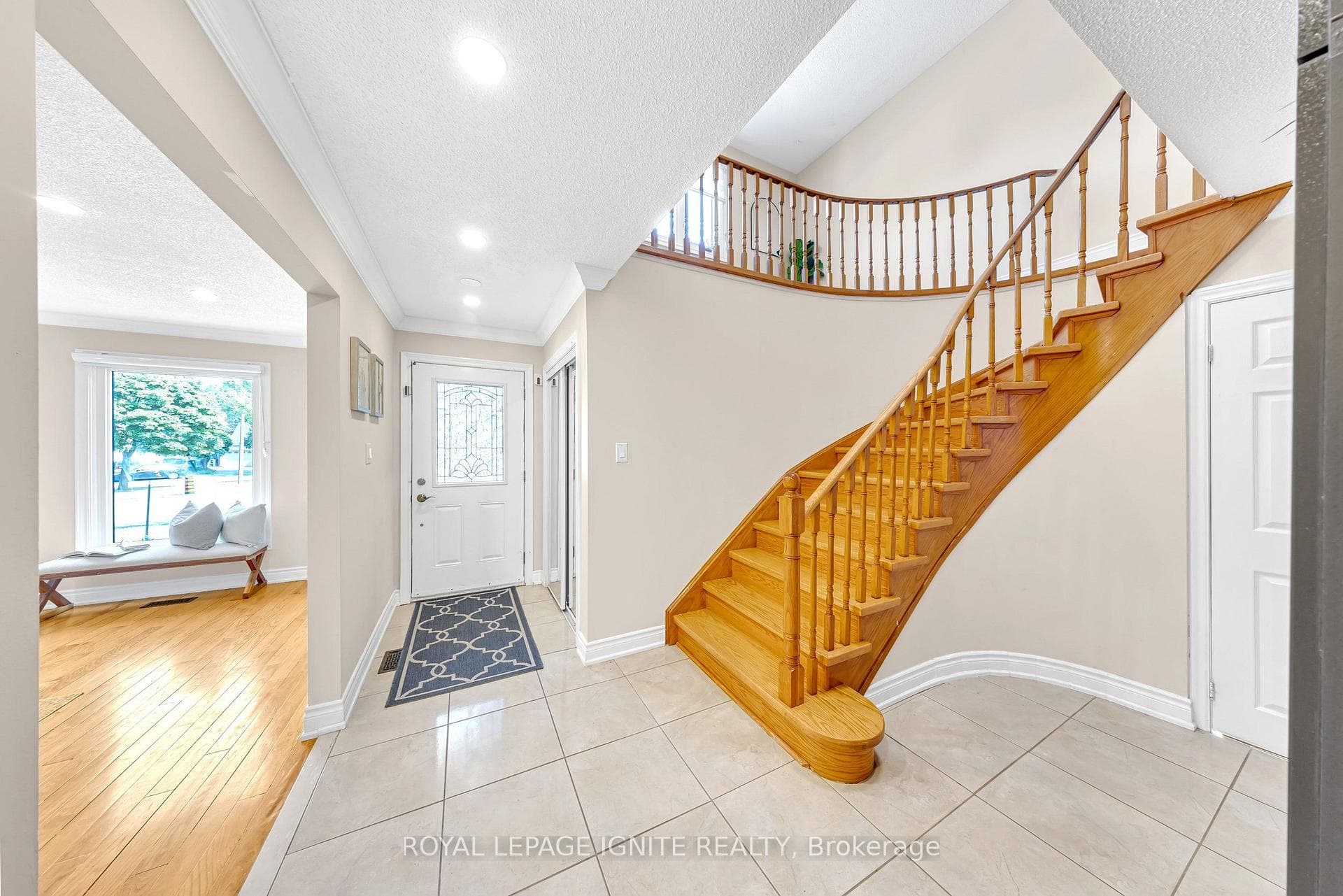 39 Saddleback Court photo 4