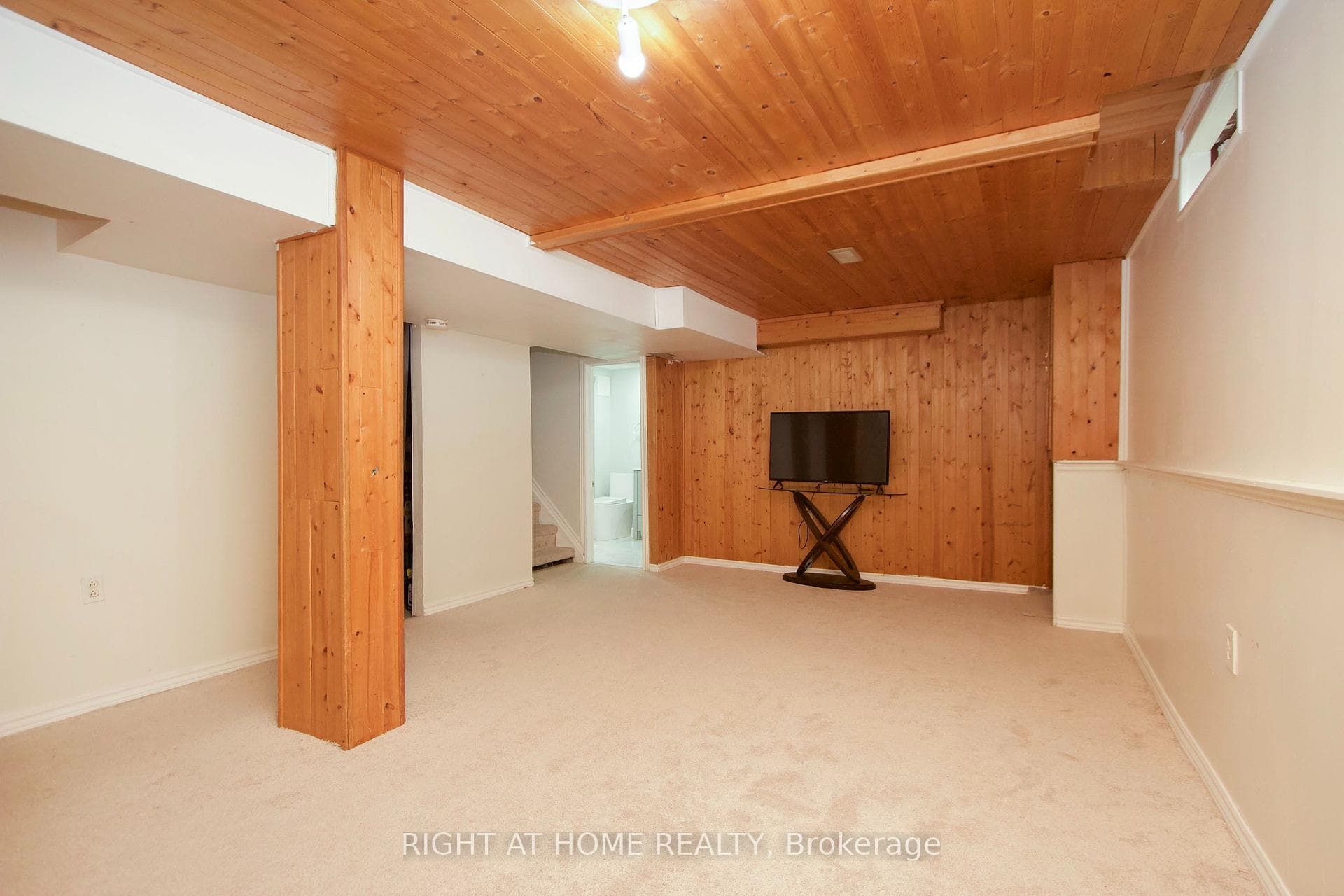 865 Attersley Drive photo 22