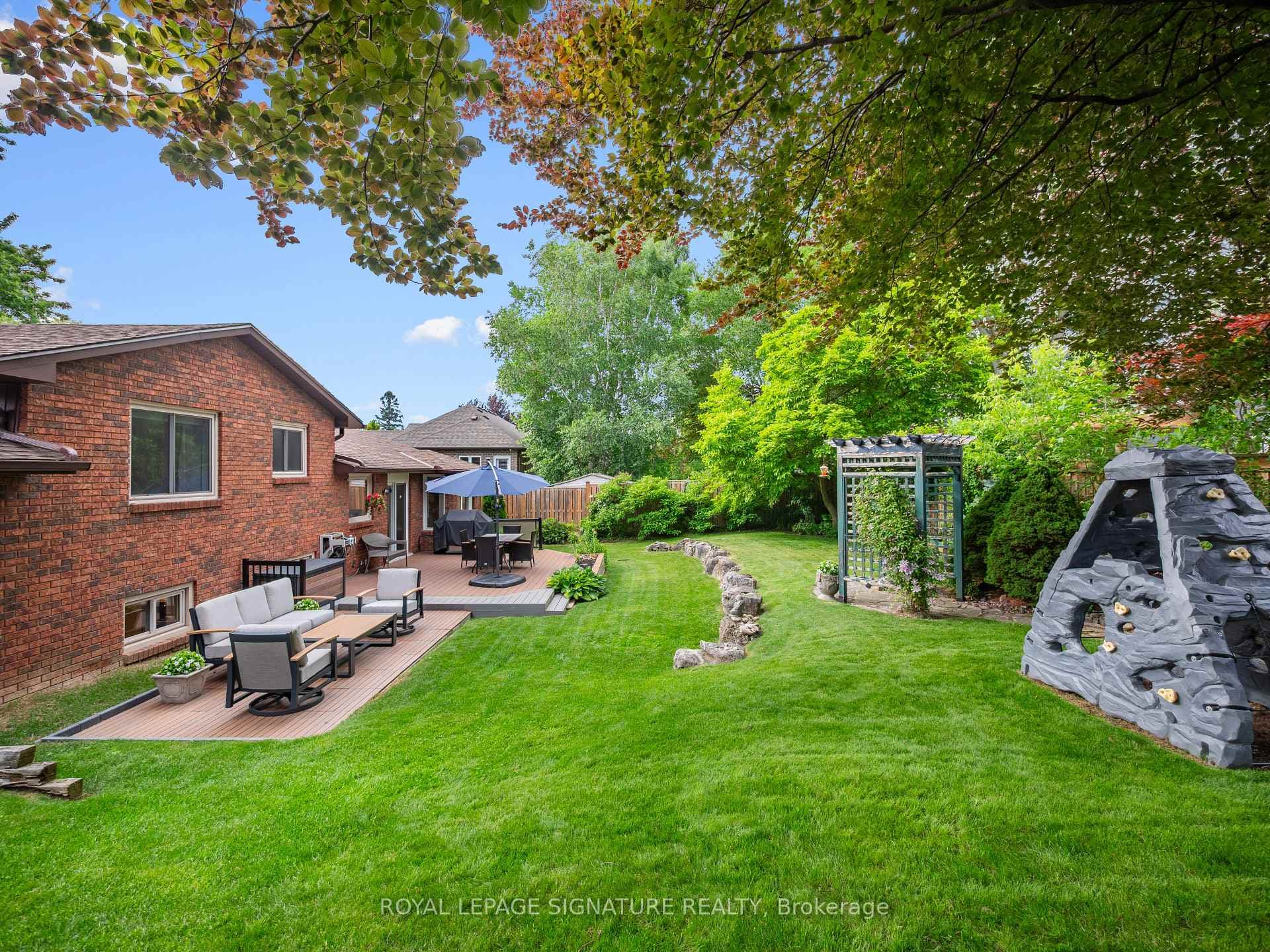 245 Appleby Road photo 26