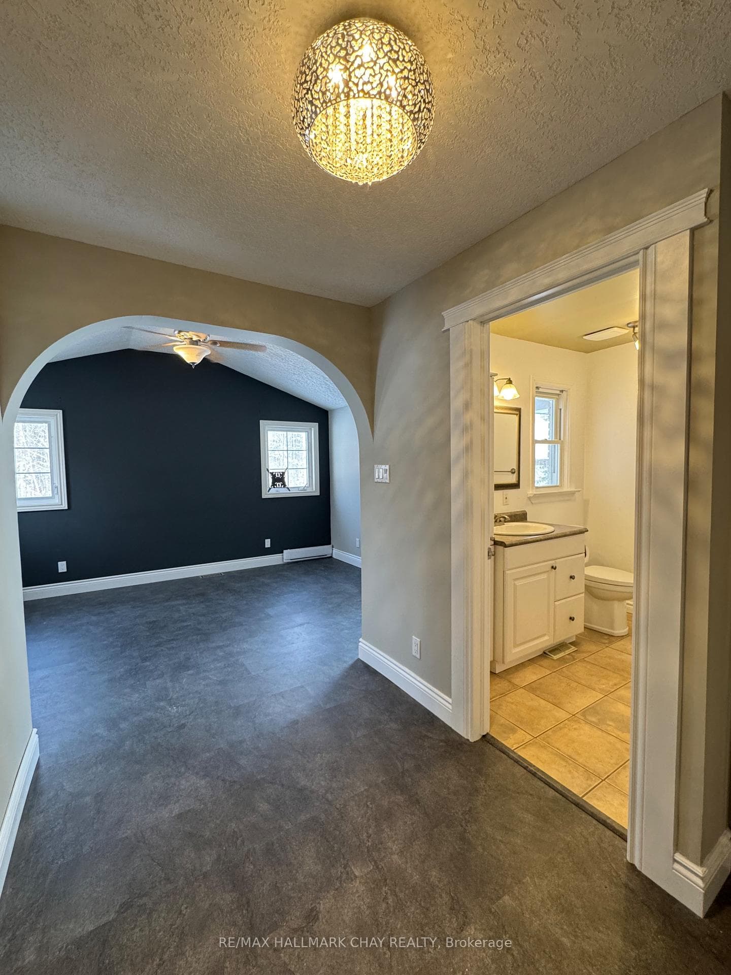 763 - MAIN LEVEL Penetanguishene Road photo 17