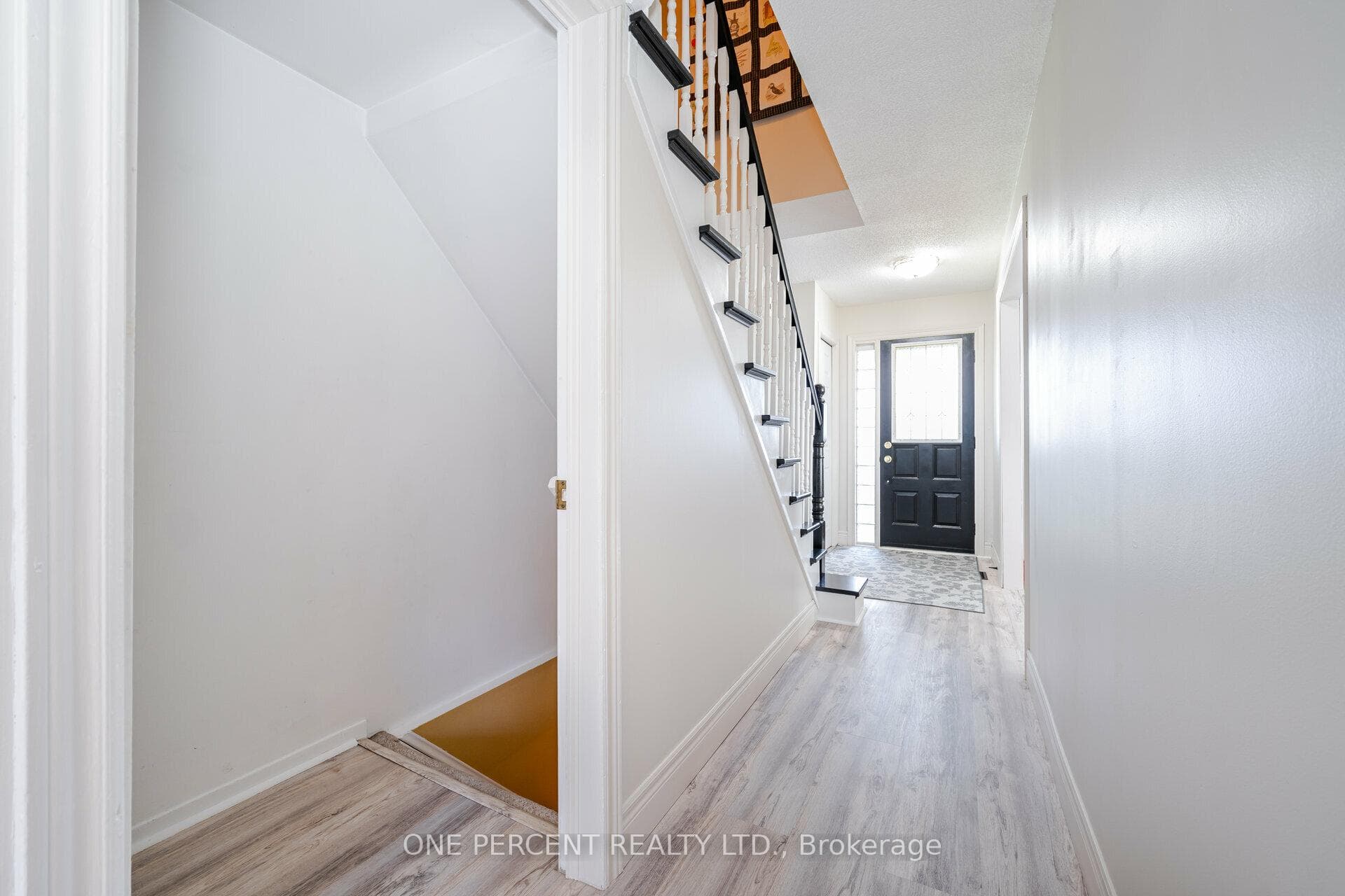 150 Sunforest Drive photo 26