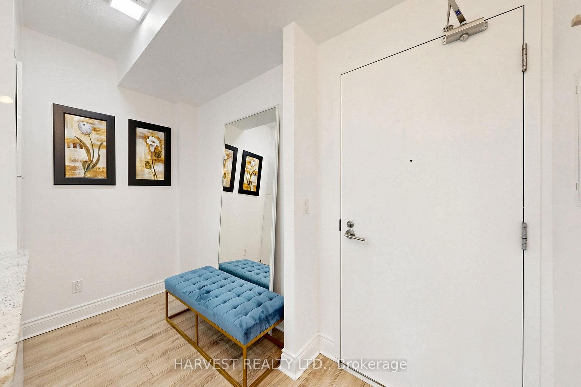 209 Fort York Boulevard Unit 380 photo 5