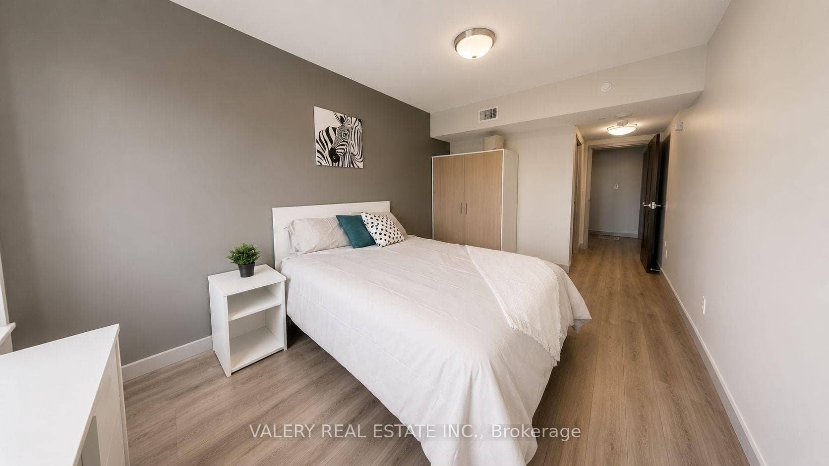 254 Phillip Street Unit 504 photo 11