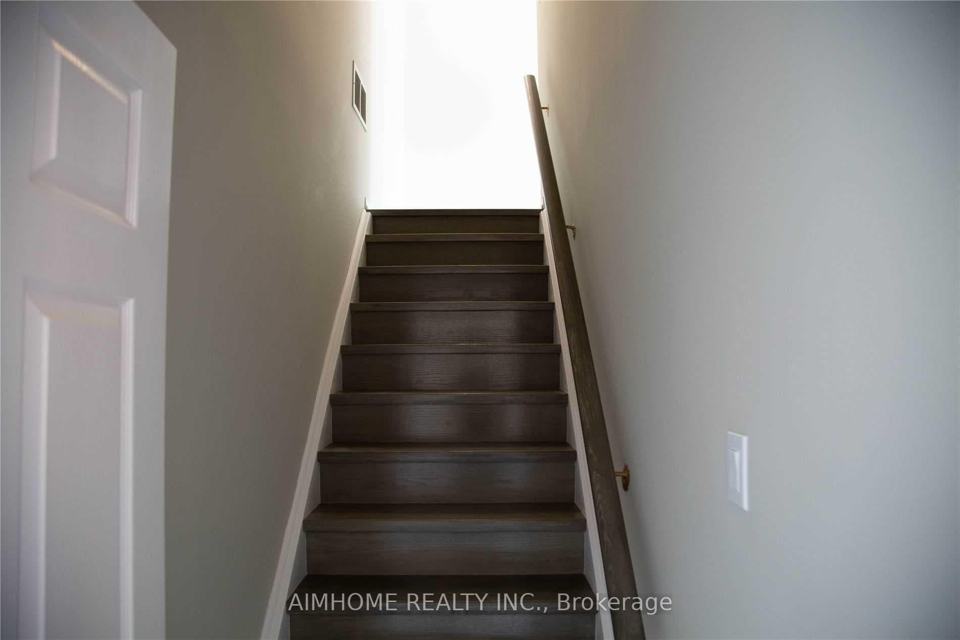 66 Devonsleigh Boulevard photo 18