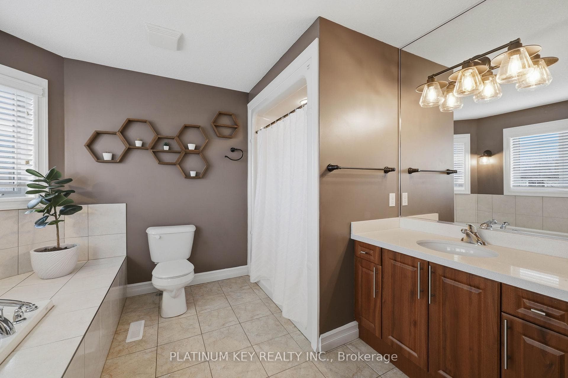 979 Moy Crescent photo 21