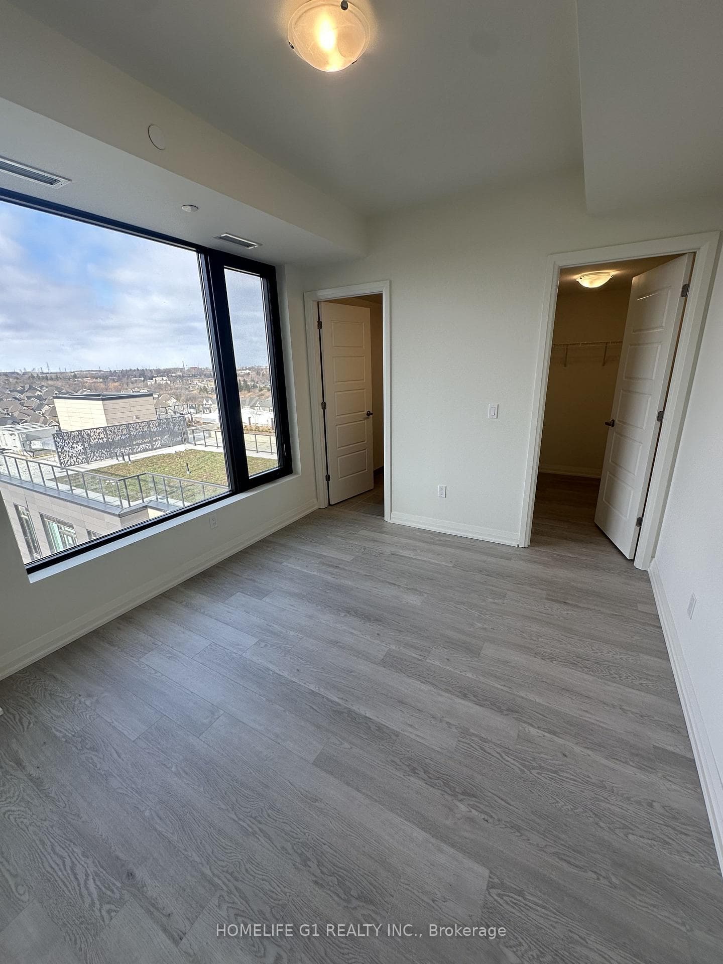 1415 Dundas Street Unit 810 photo 13
