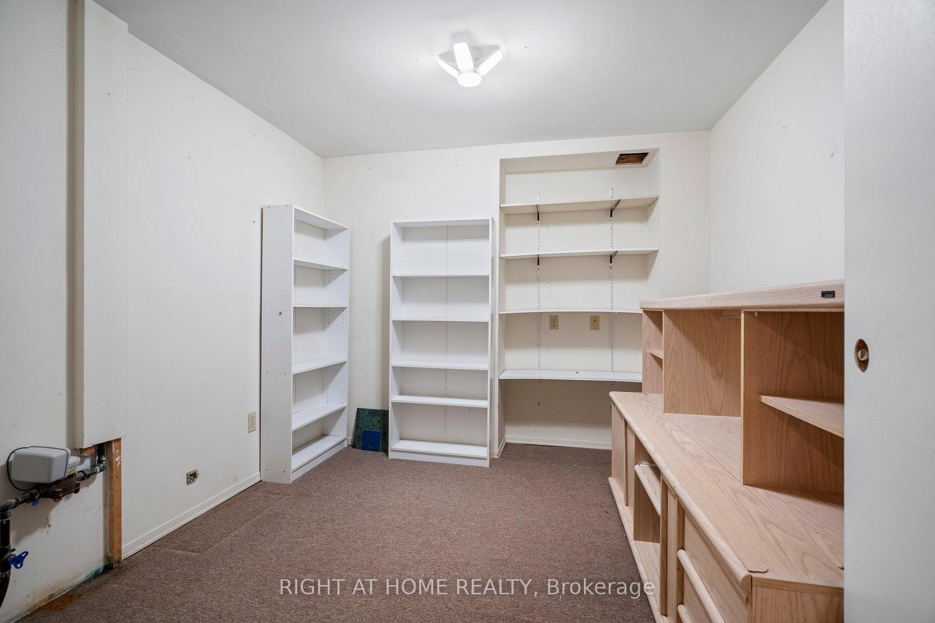 21 Hawkins Crescent photo 29