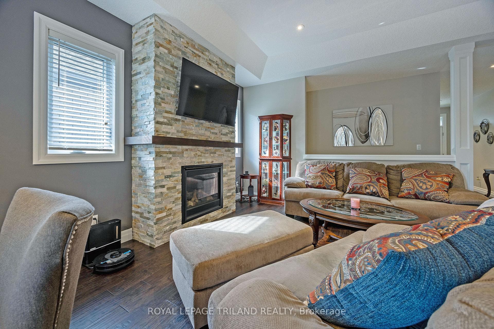 9 DAUSETT Drive Unit 37 photo 14