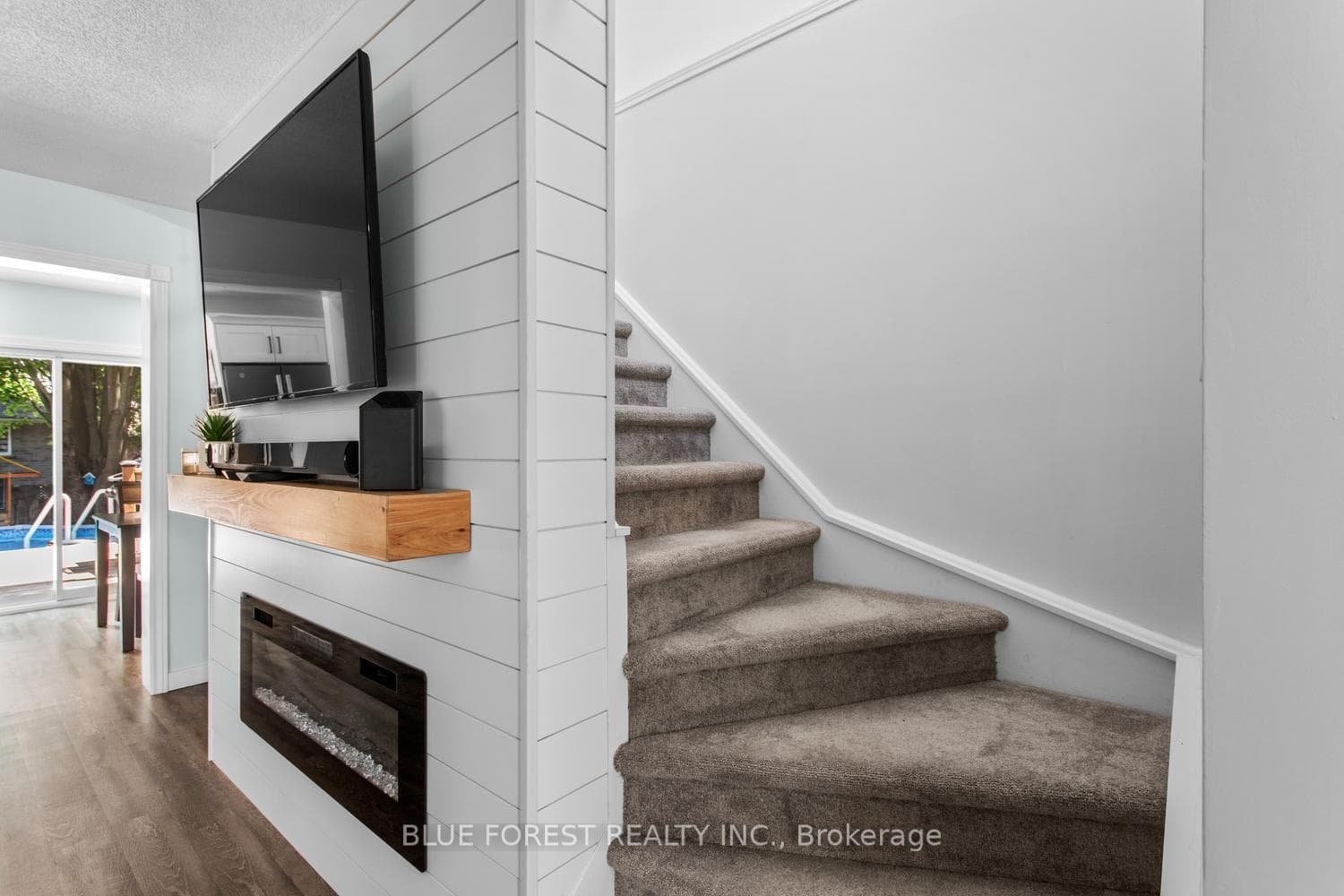 51 Hickory Boulevard photo 18