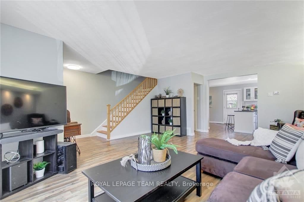 915 PINECREST Road photo 5