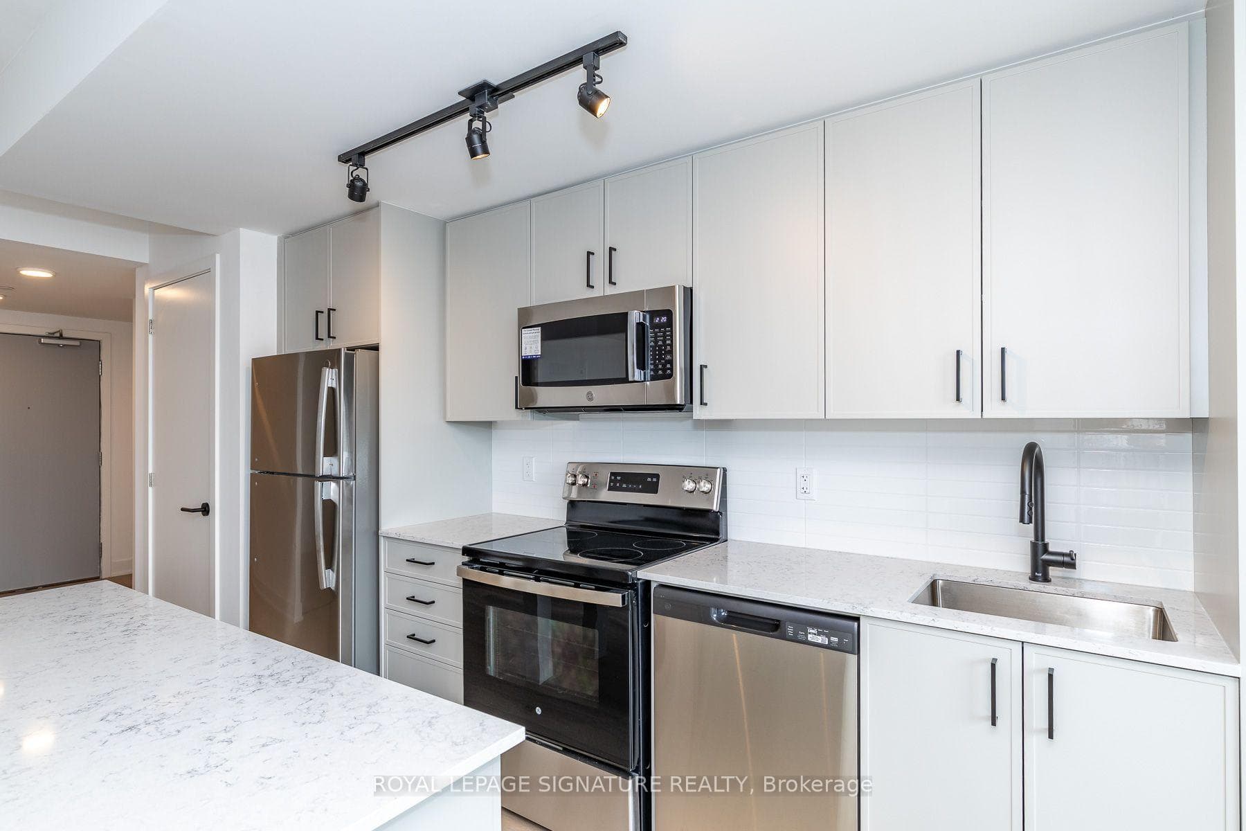 785 Dovercourt Road Unit 1105 photo 15