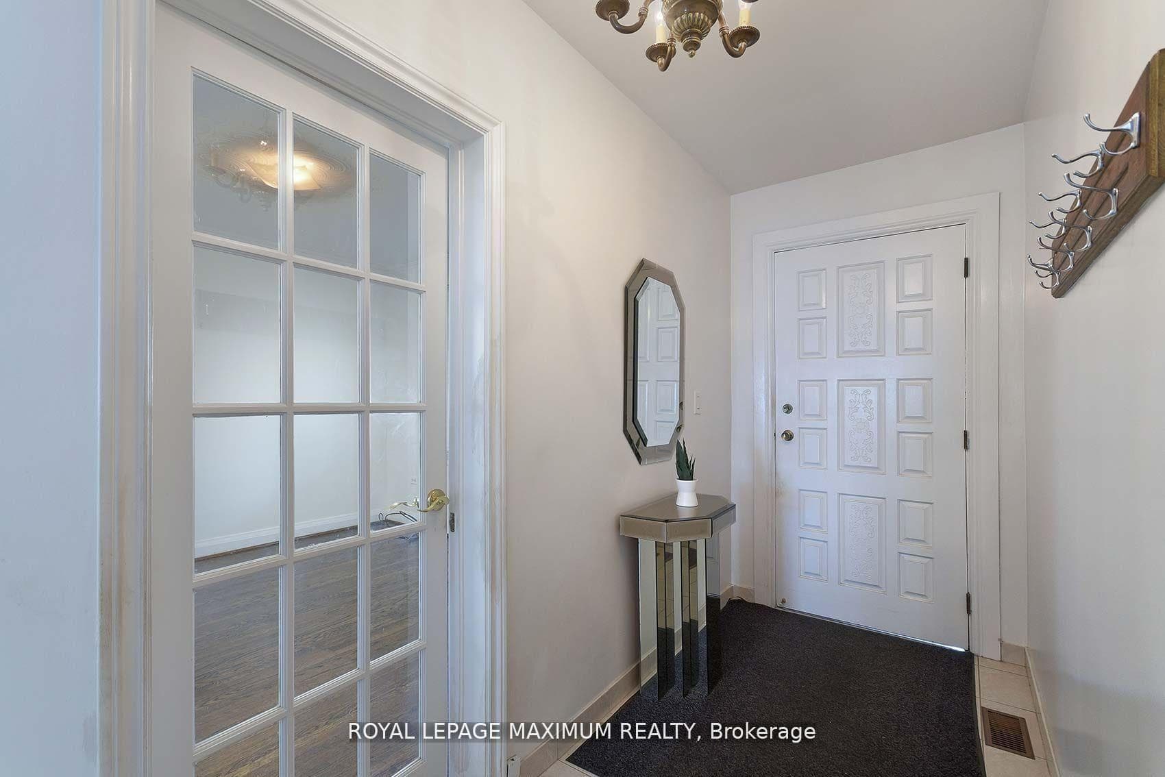 245 Belgravia Avenue photo 9