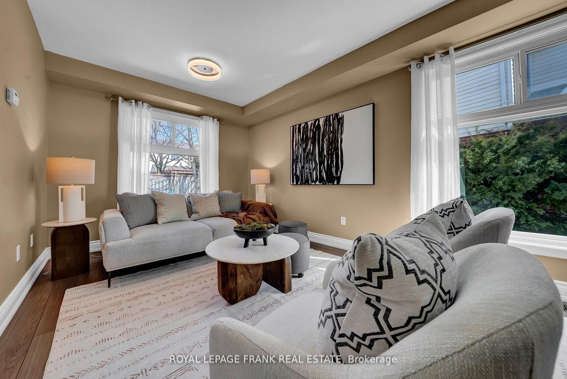 49 Hearthstone Crescent photo 7