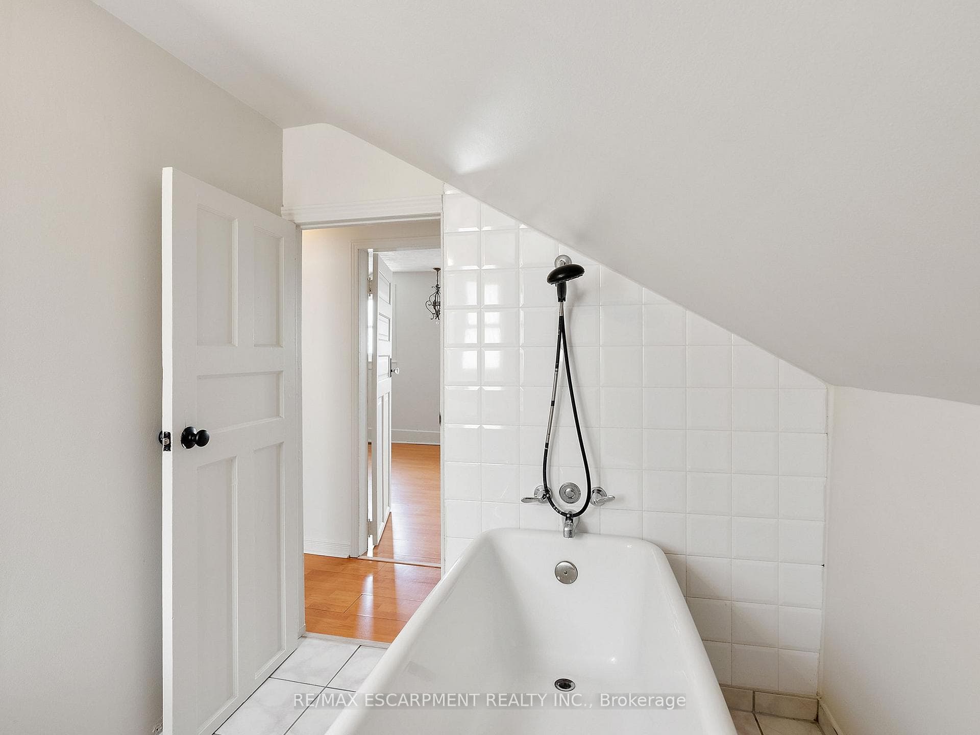 1755 Franklin Boulevard photo 26