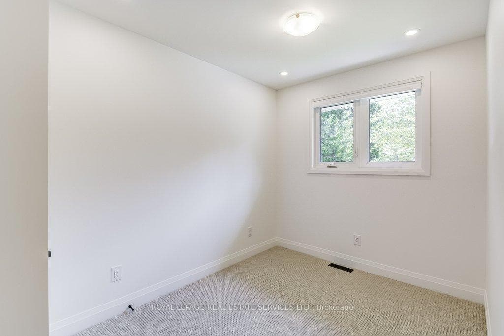1217 Oxford Avenue photo 17