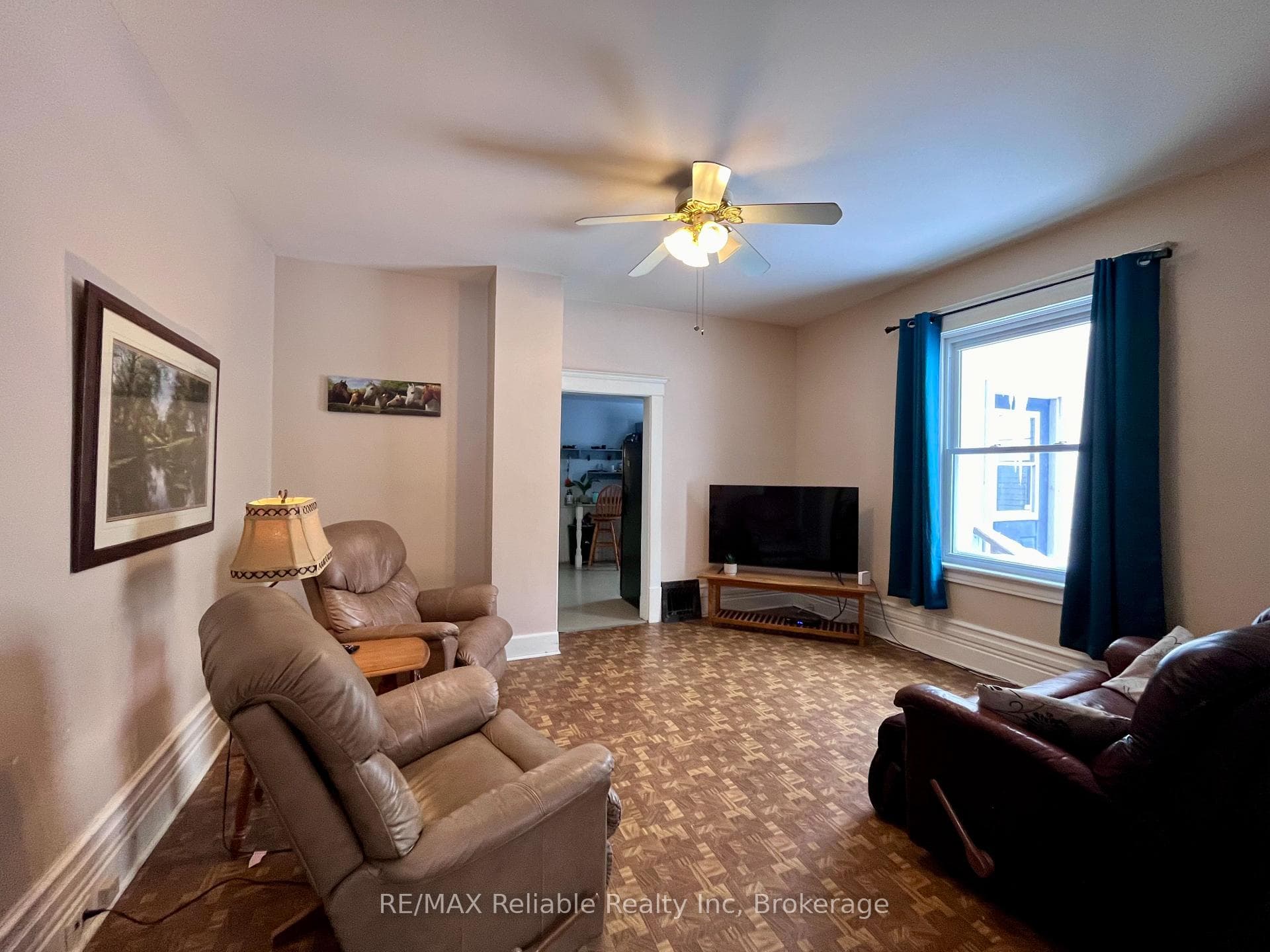 121 Brock Street photo 8