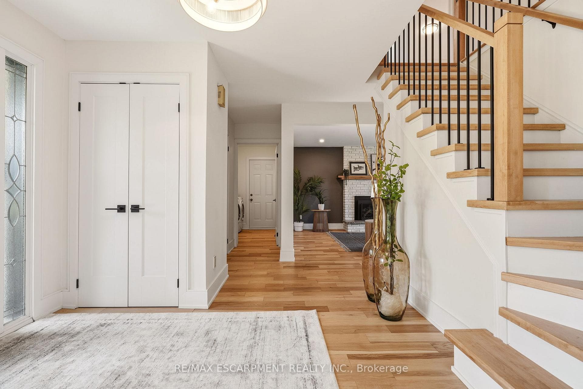 2347 Tweedsmuir Court photo 4