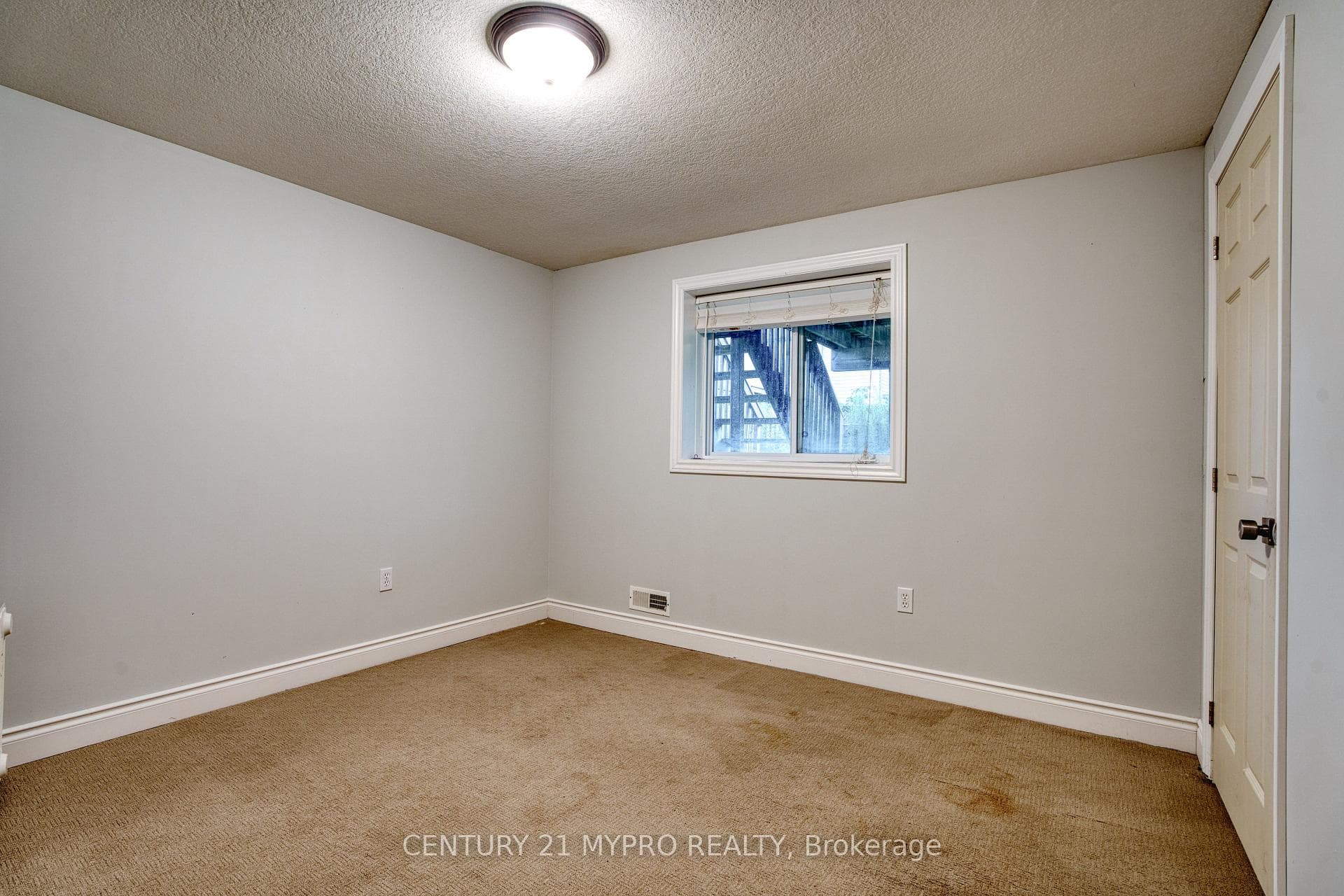 817 Capulet Lane photo 30