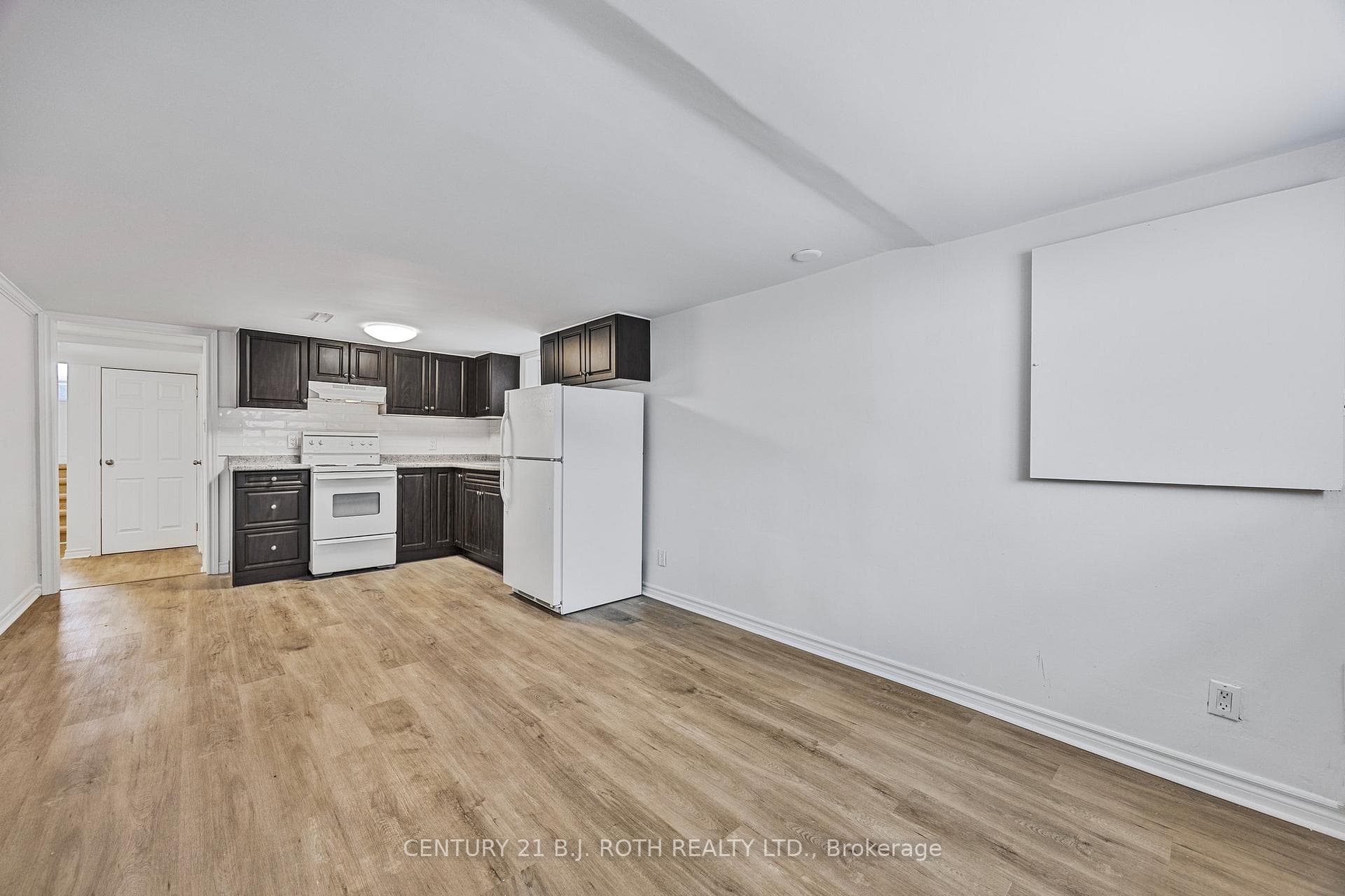92 Kozlov Street photo 22
