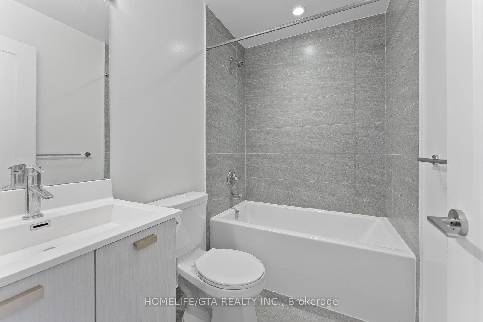 275 Village Green Square Unit 3317 photo 10