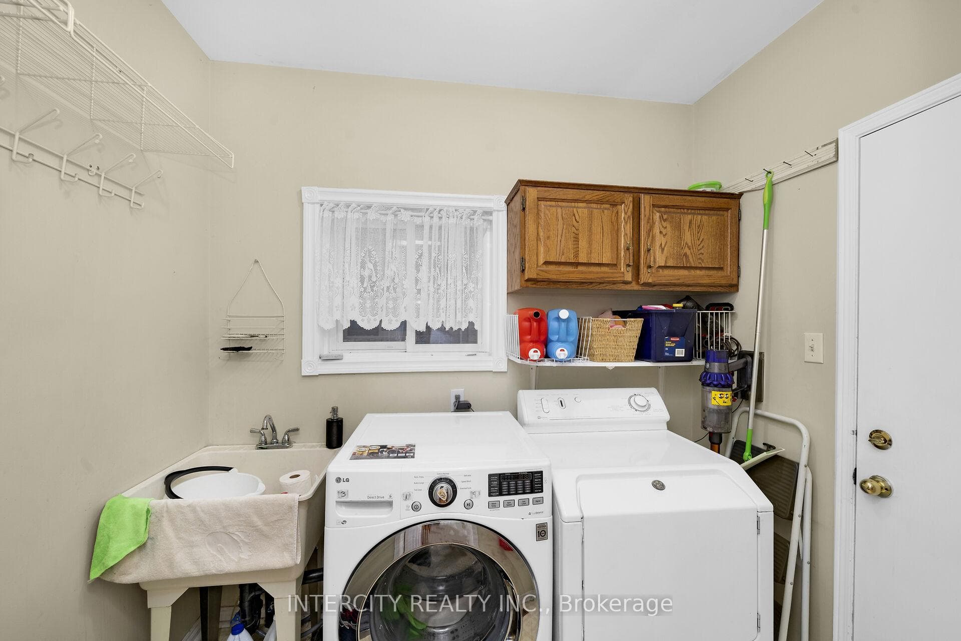 1542 Stoneybrook Trail photo 20