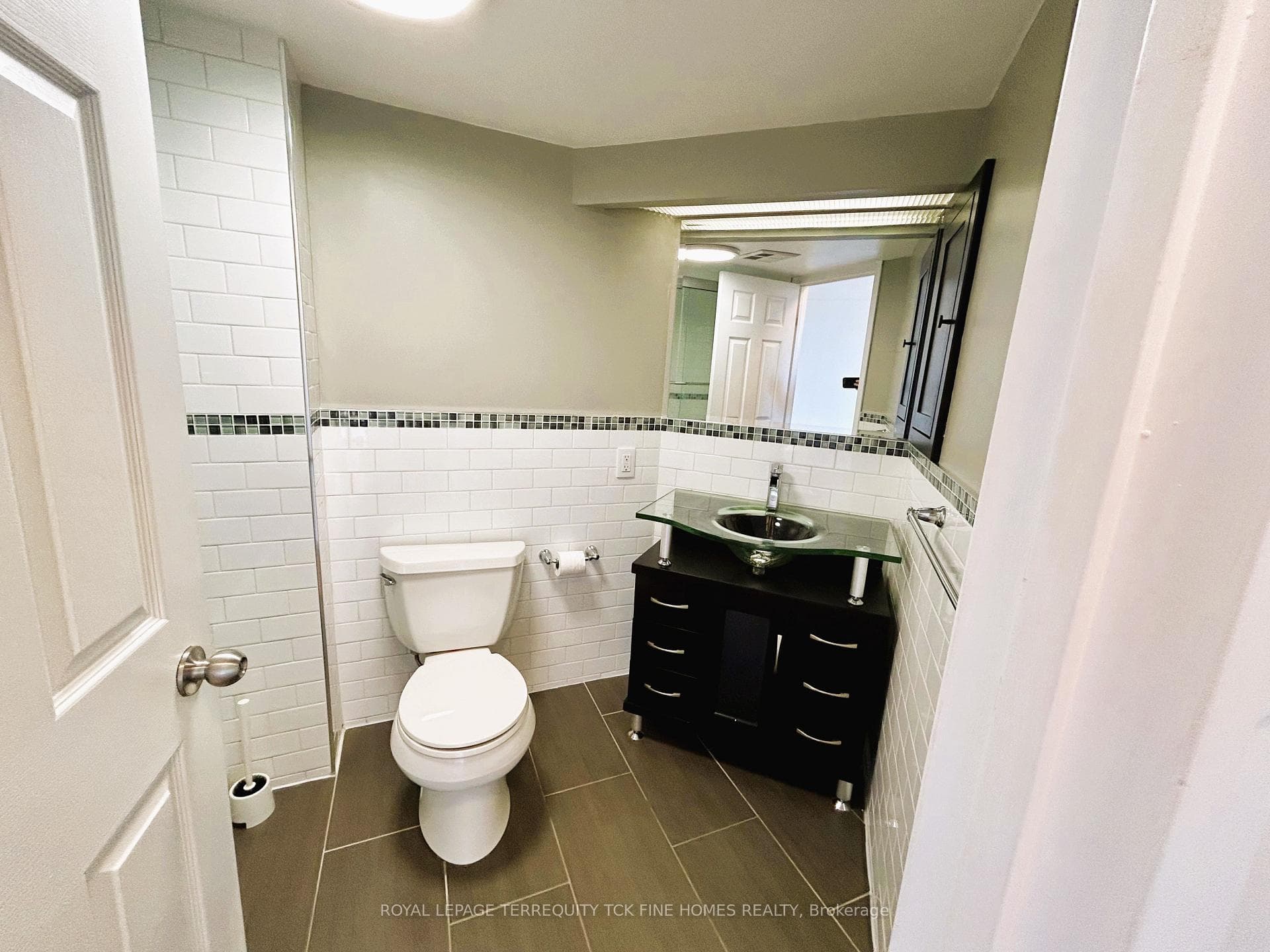 5 Concorde Place Unit 1810 photo 14