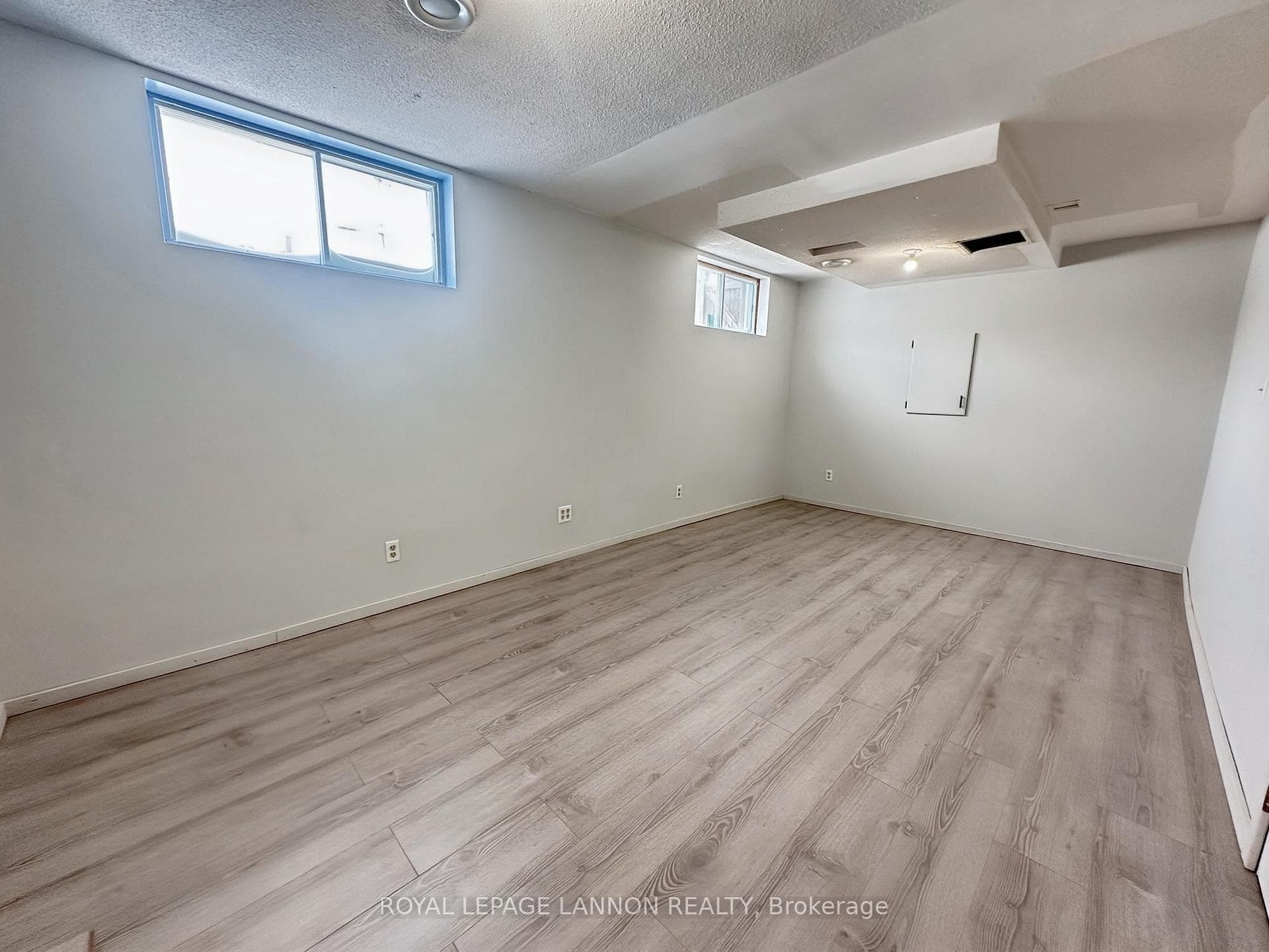210 Third Avenue photo 20