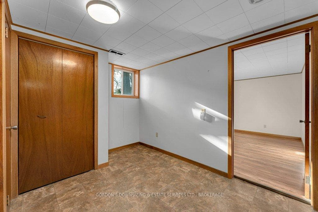 987 Mayfair Crescent photo 30