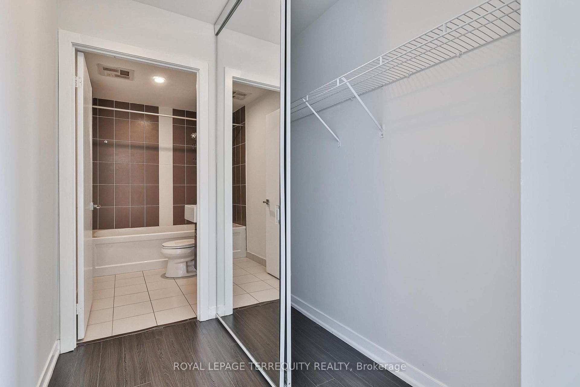 770 Bay Street Unit 2412 photo 29