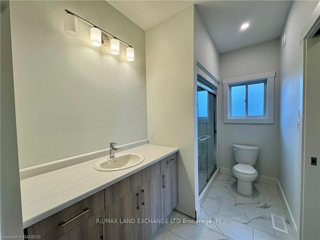 Ensuite bath