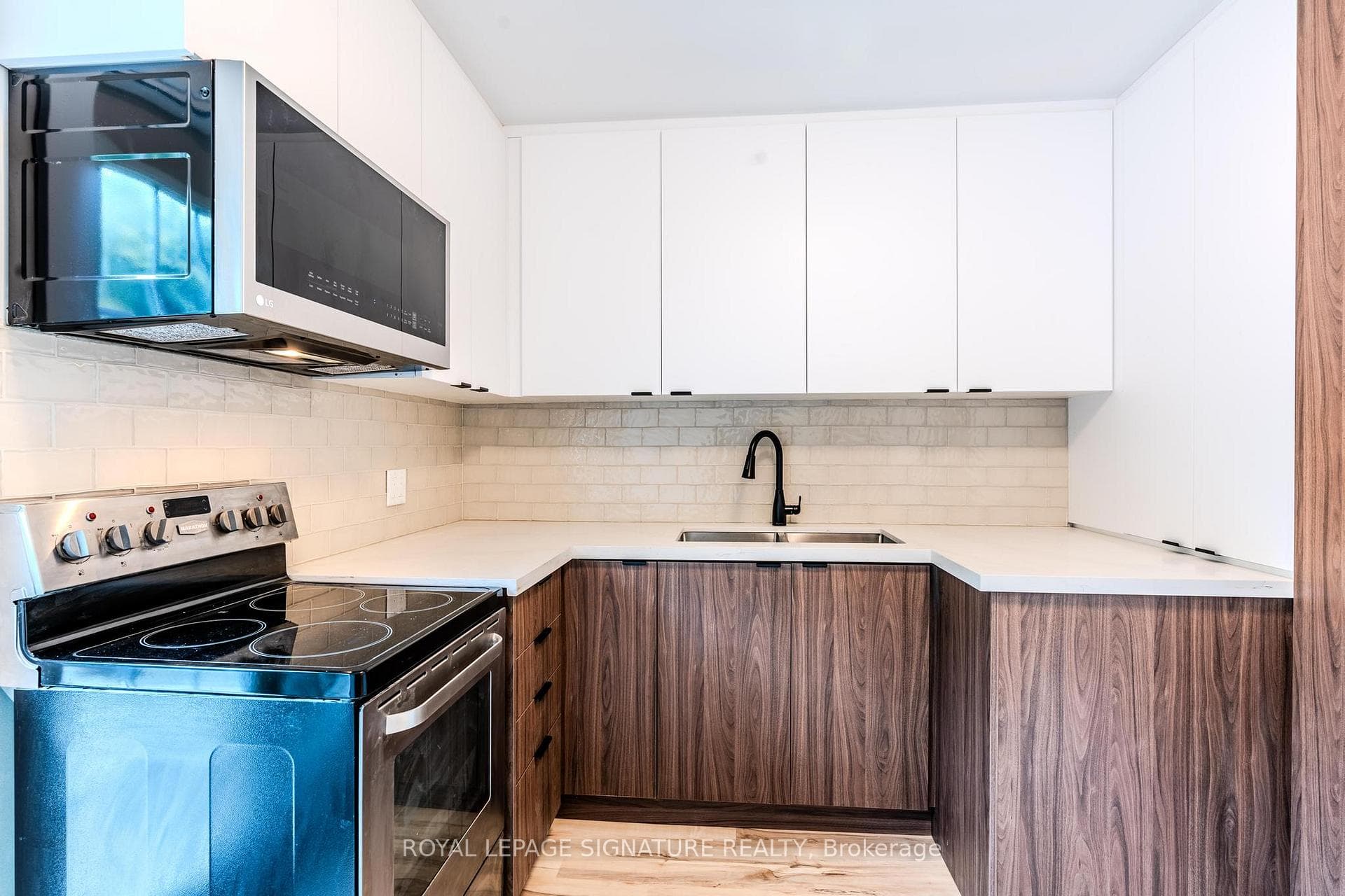 41 Windsor Drive Unit Main photo 24