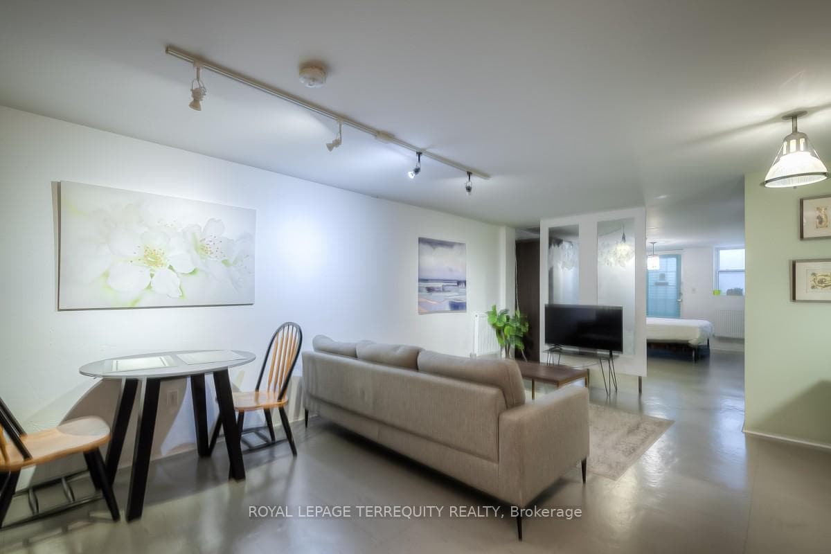 26A Scarlett Road Unit BSMT photo 3