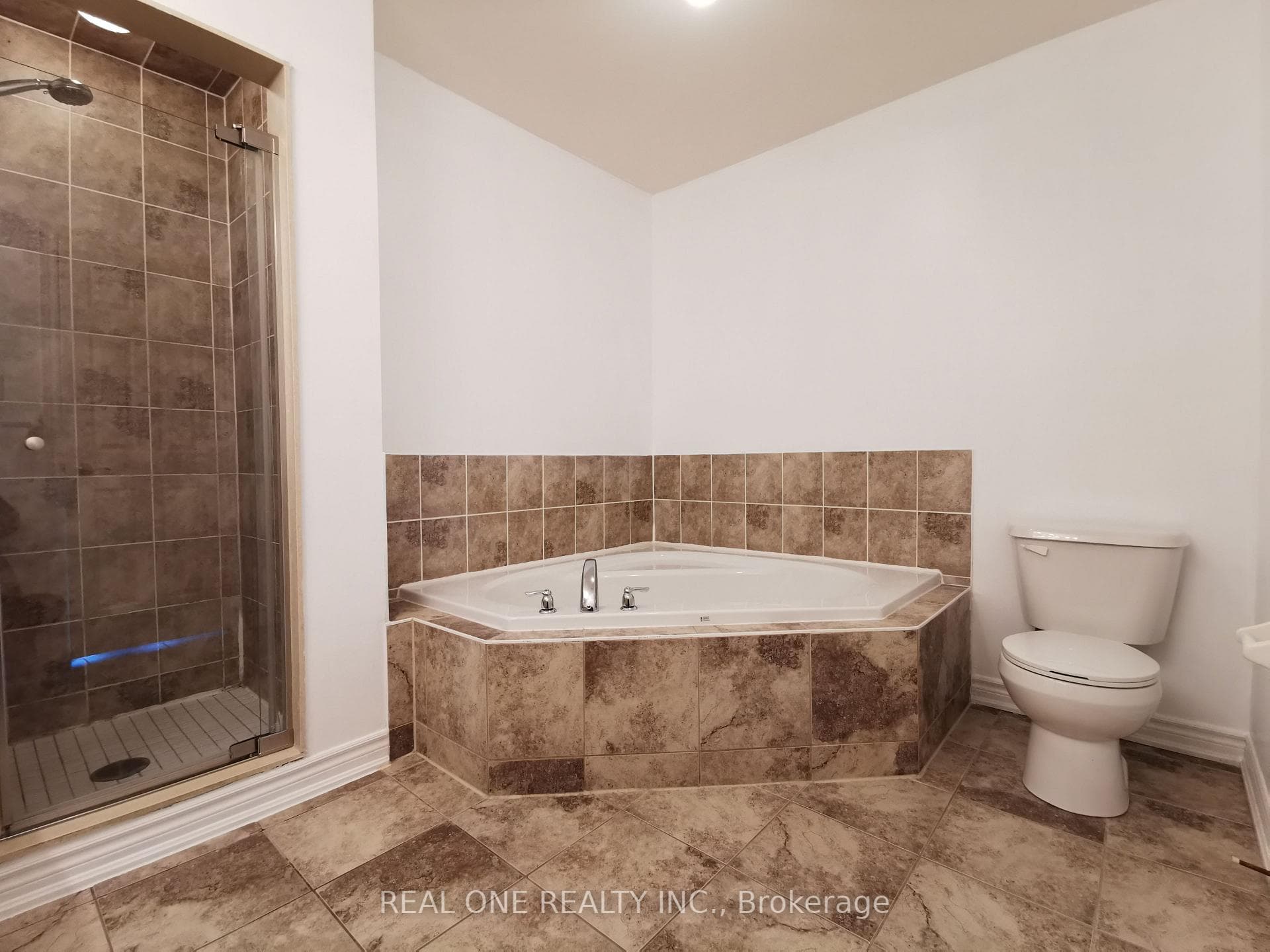 53 Hammersly Boulevard photo 9